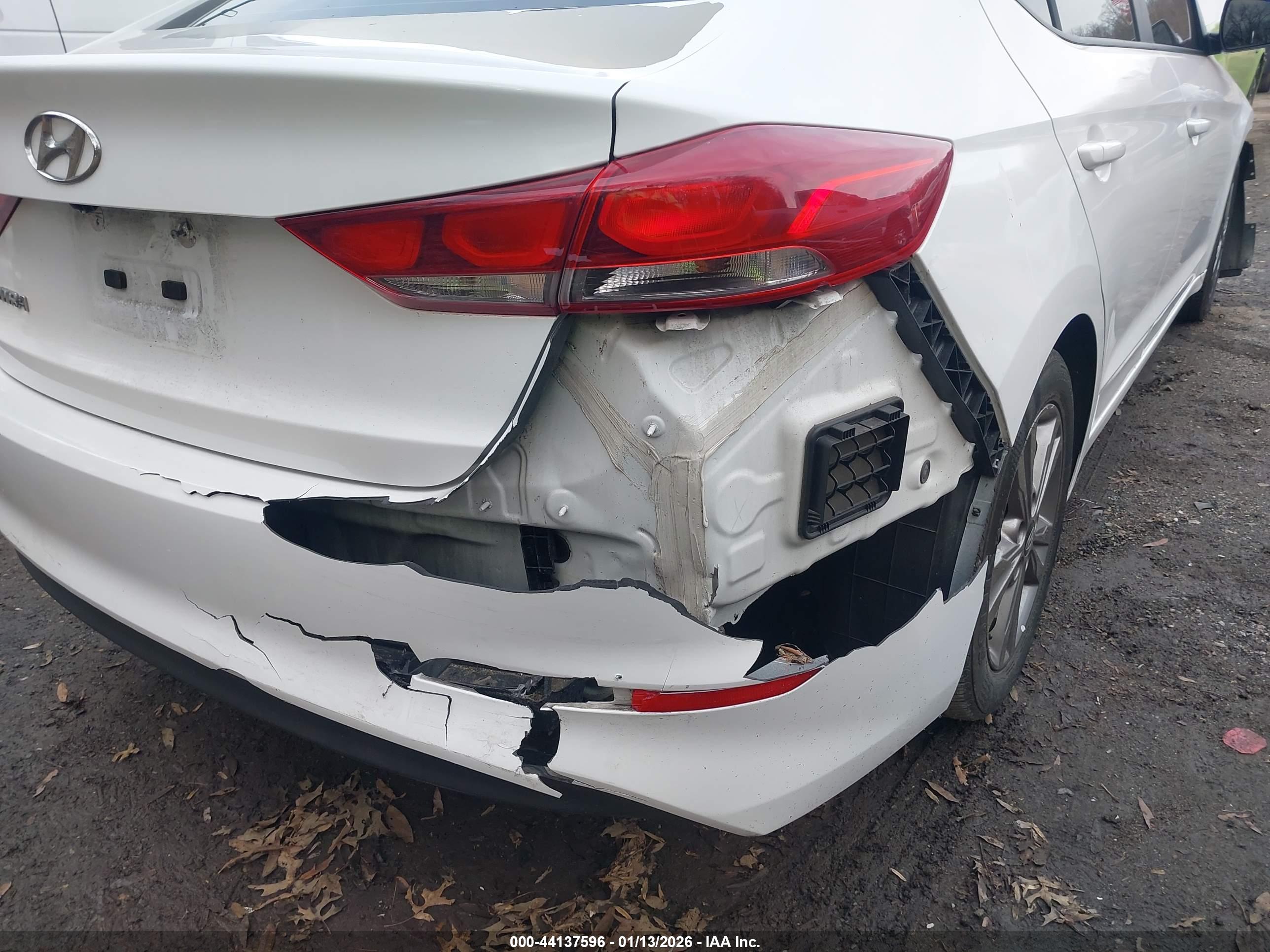HYUNDAI ELANTRA image 6
