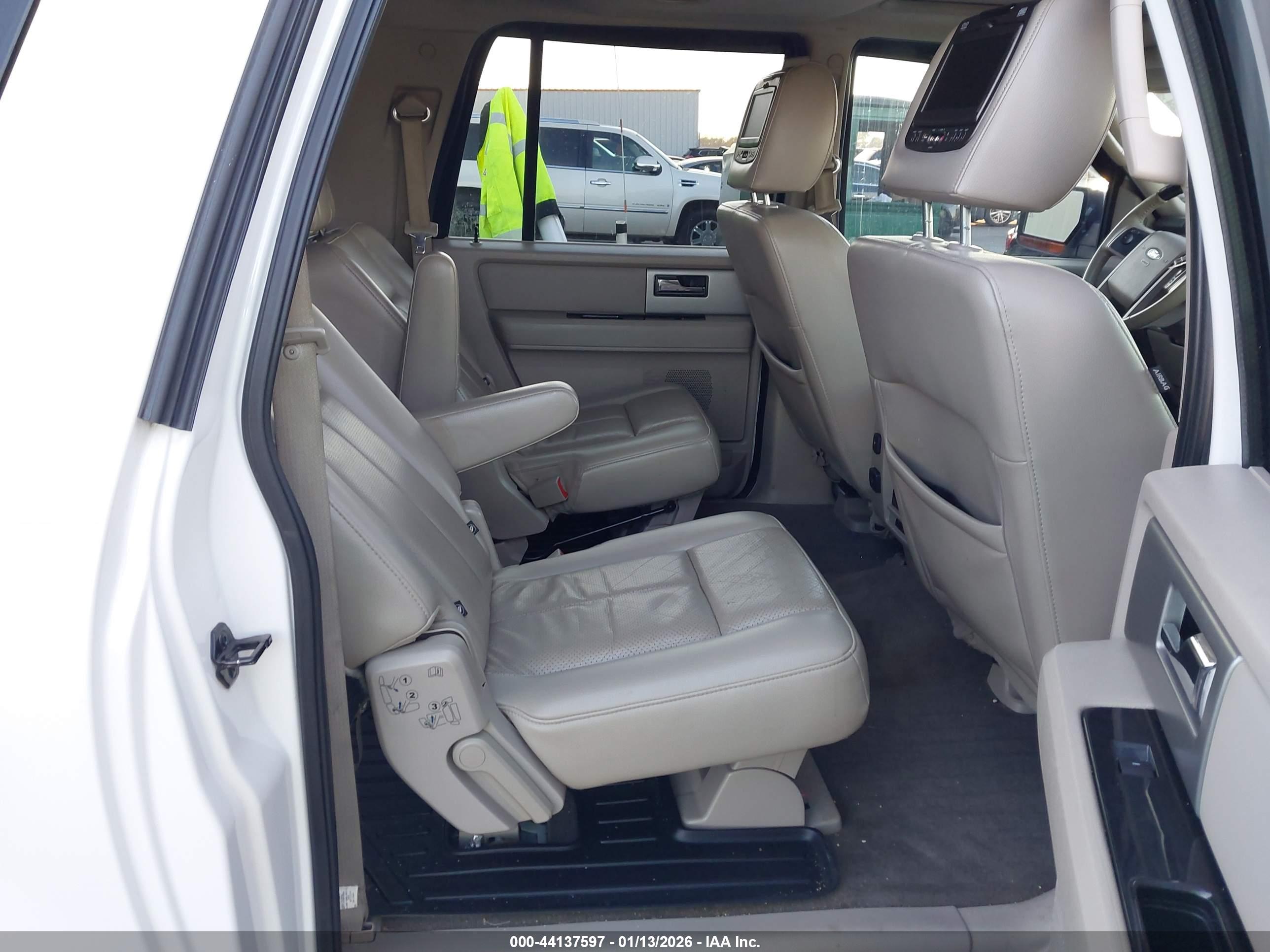 FORD EXPEDITION image 8