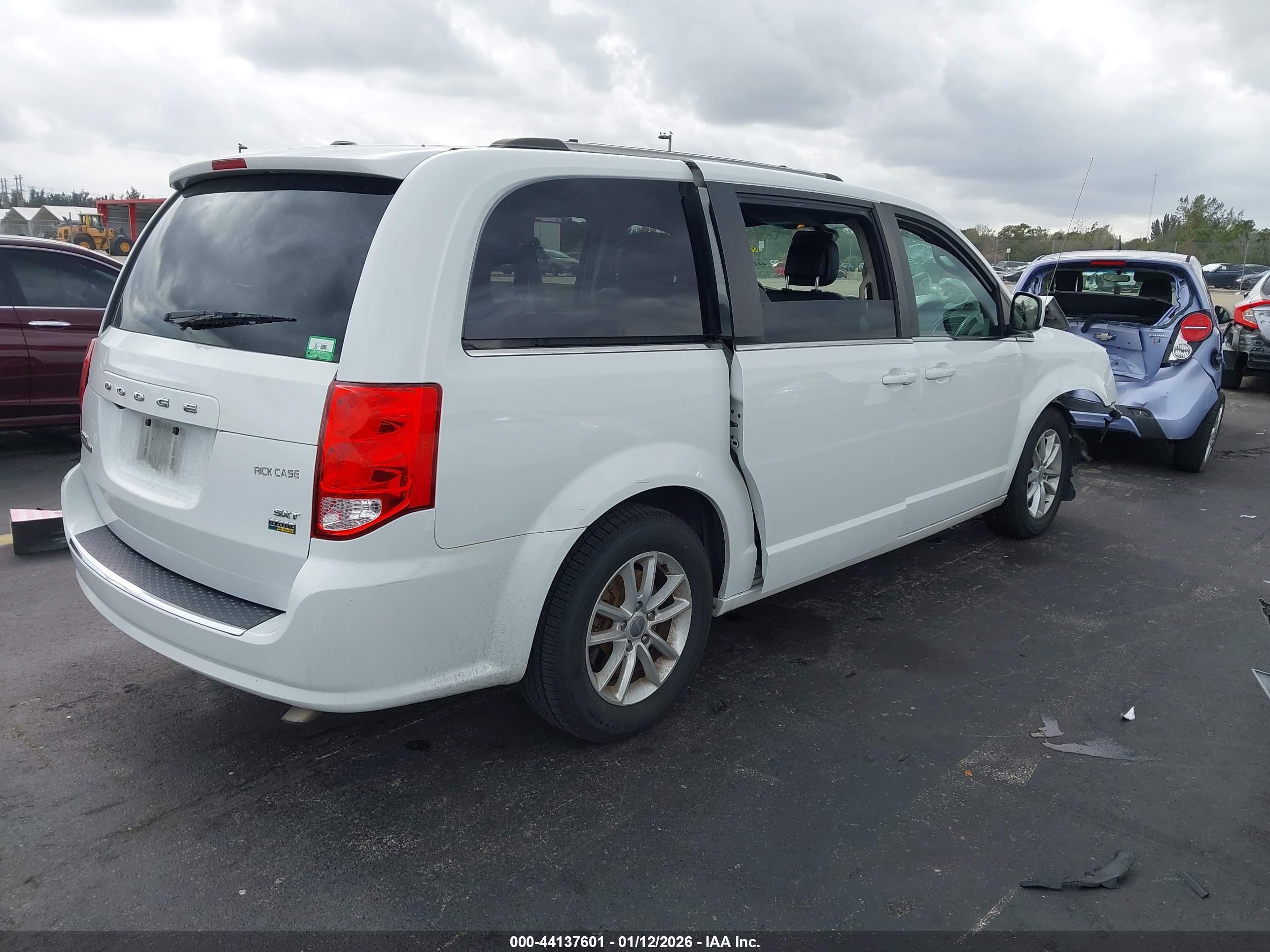 DODGE GRAND image 4