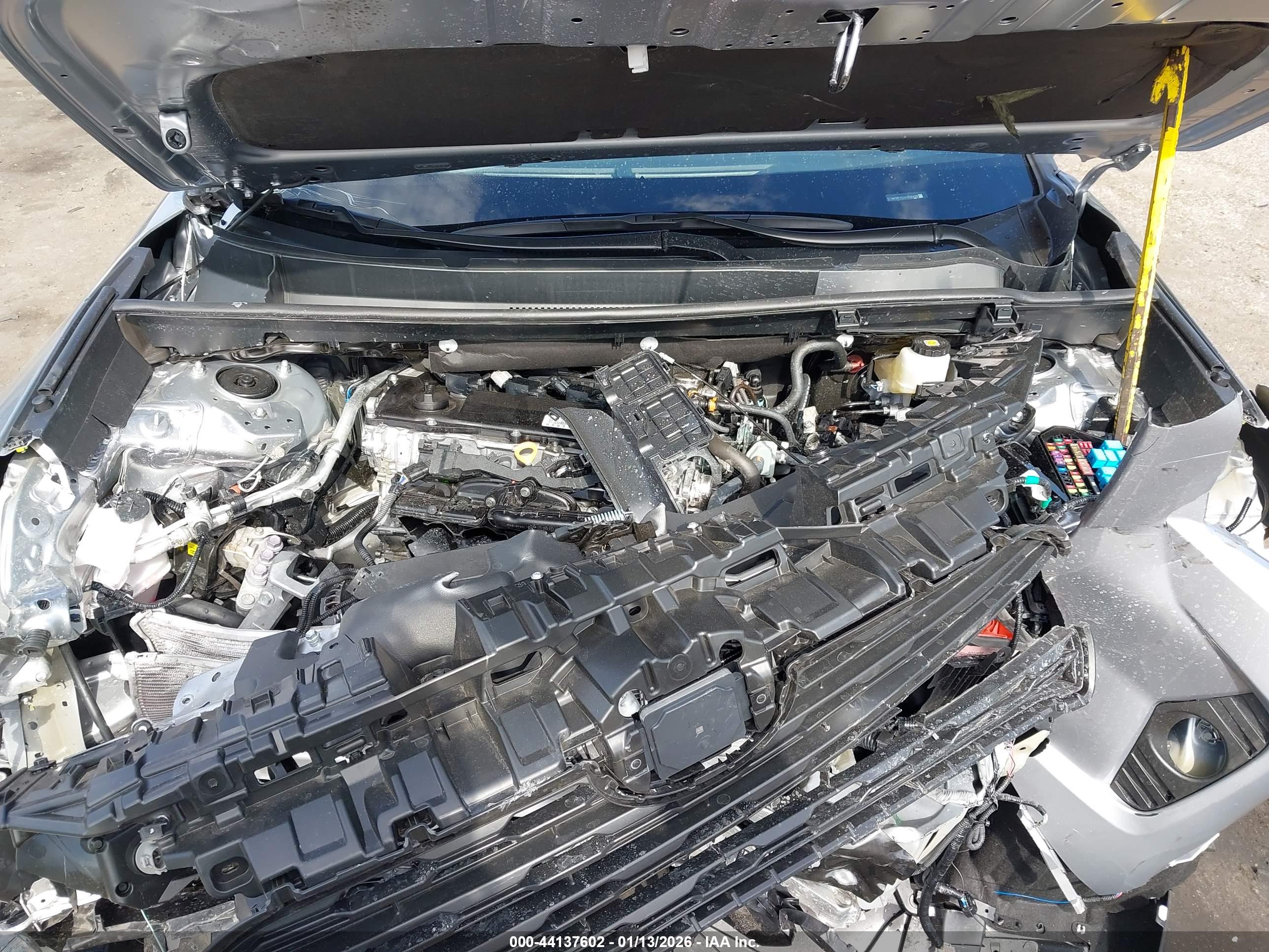 TOYOTA RAV4 image 10