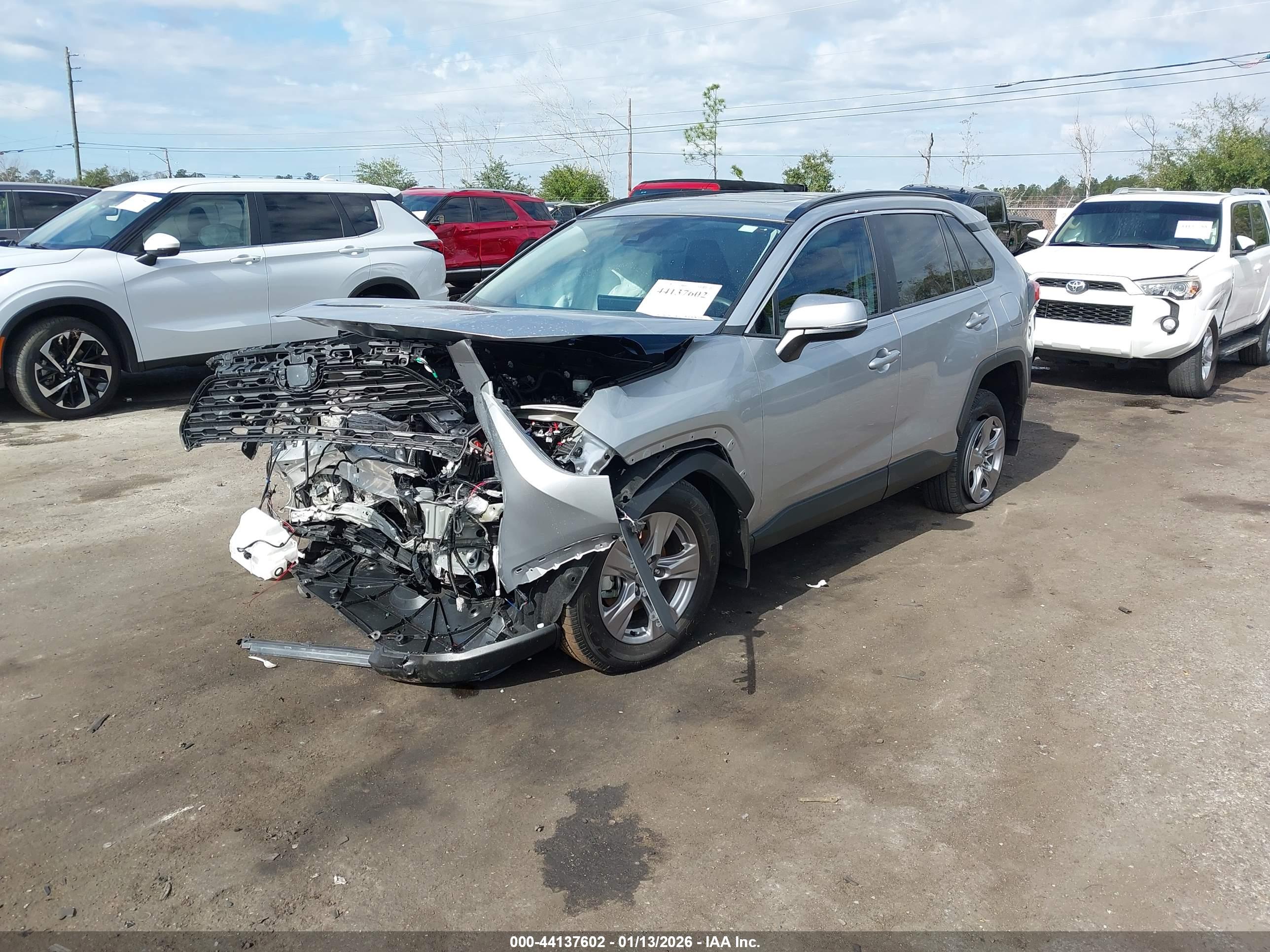TOYOTA RAV4 image 2