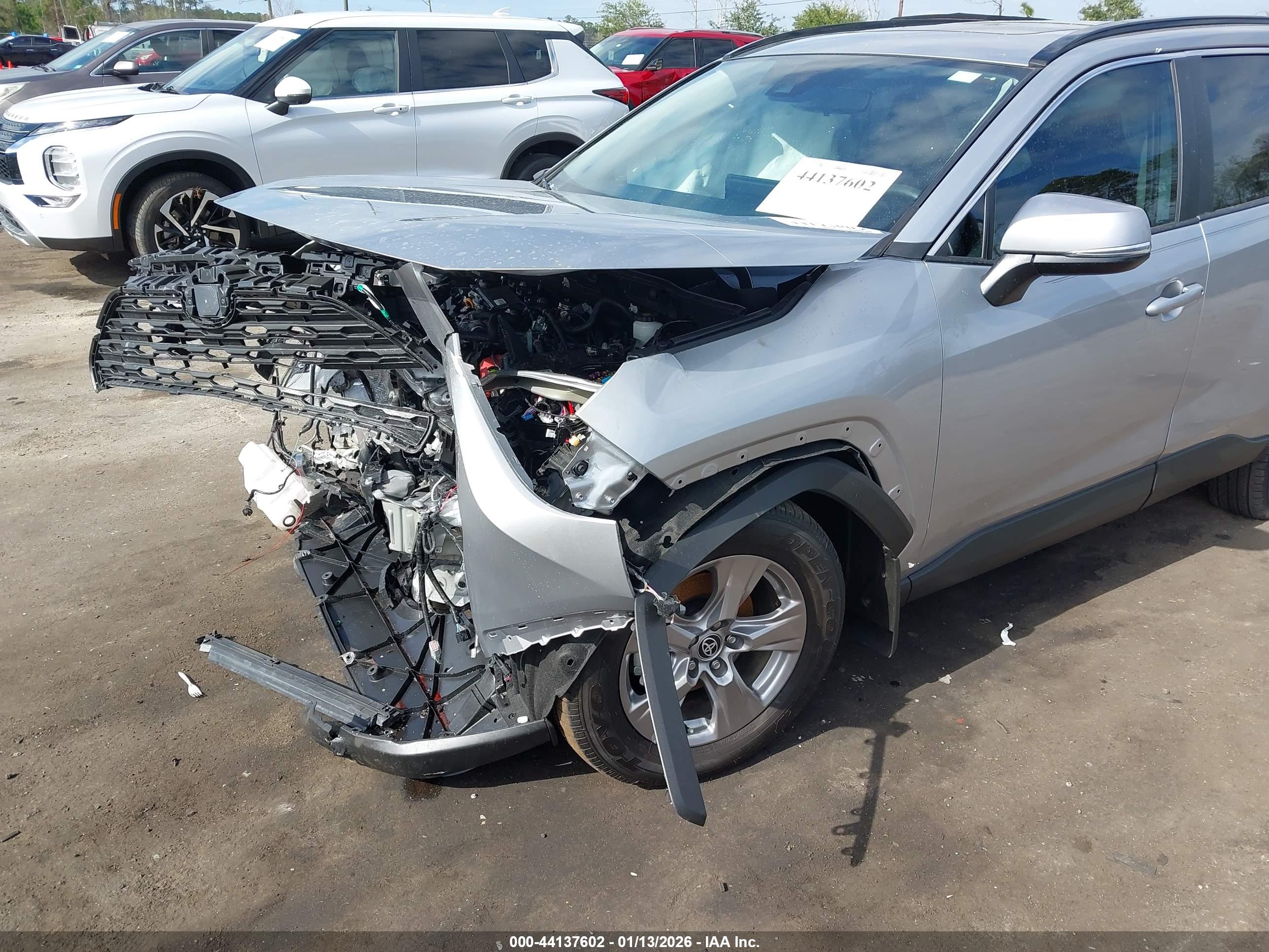 TOYOTA RAV4 image 6