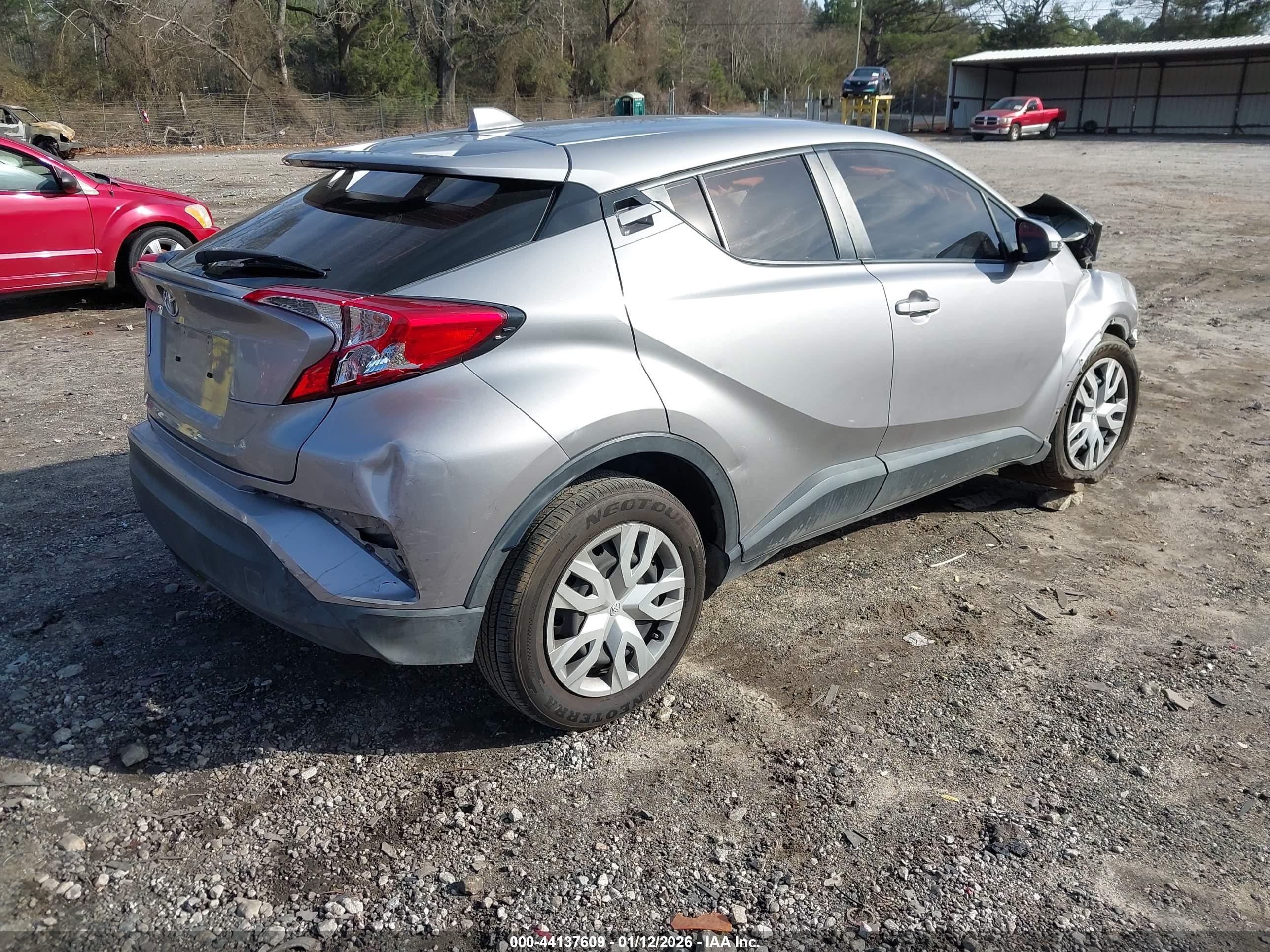 TOYOTA C-HR image 4