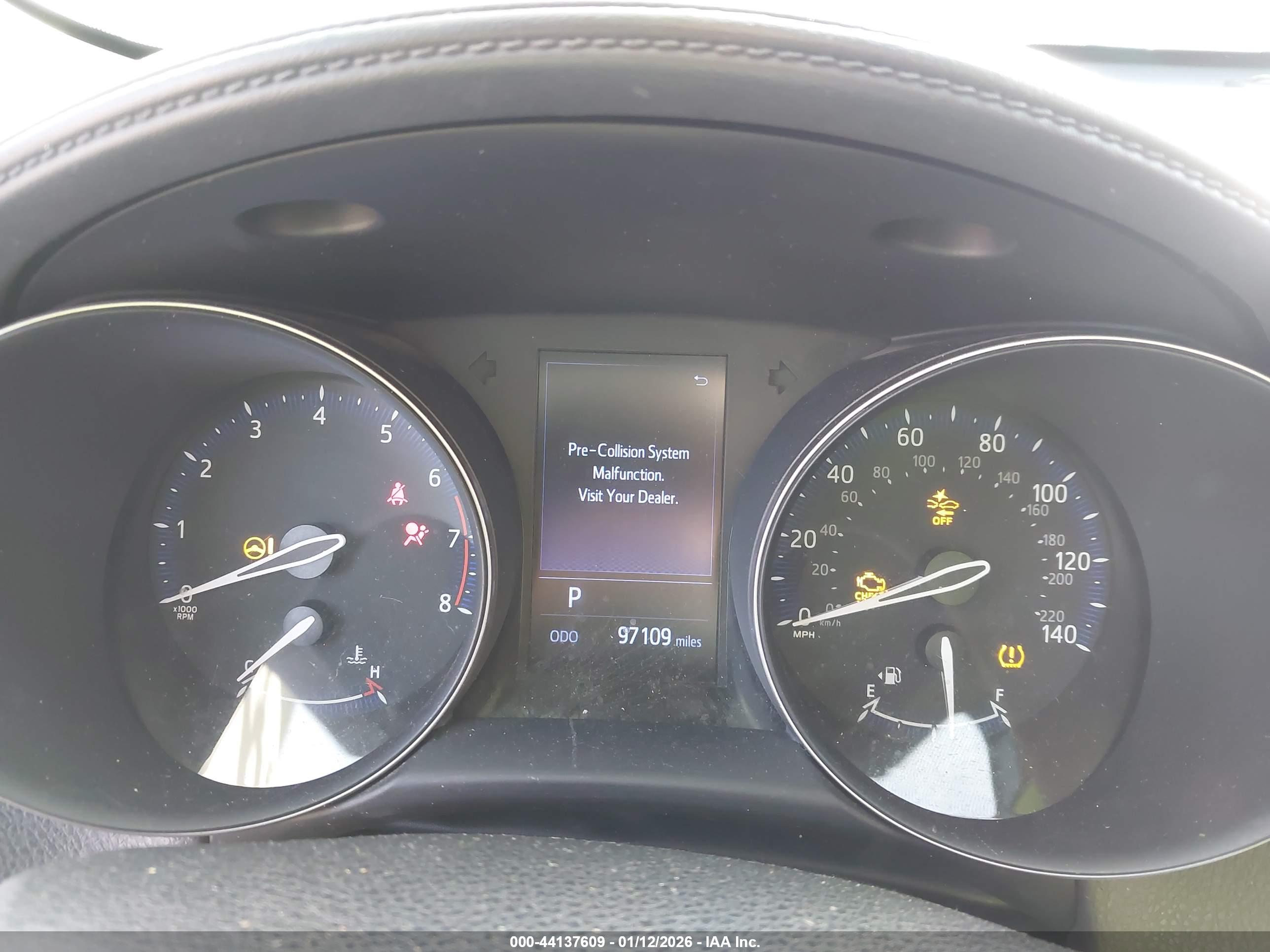 TOYOTA C-HR image 7