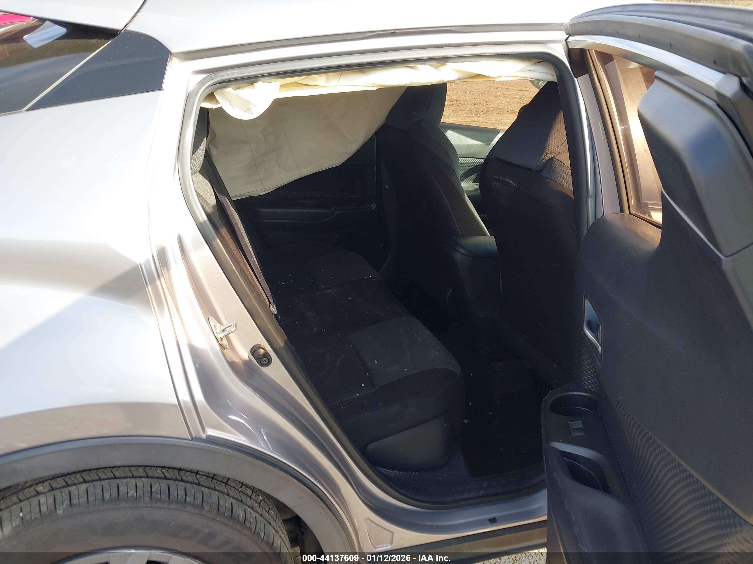 TOYOTA C-HR image 8