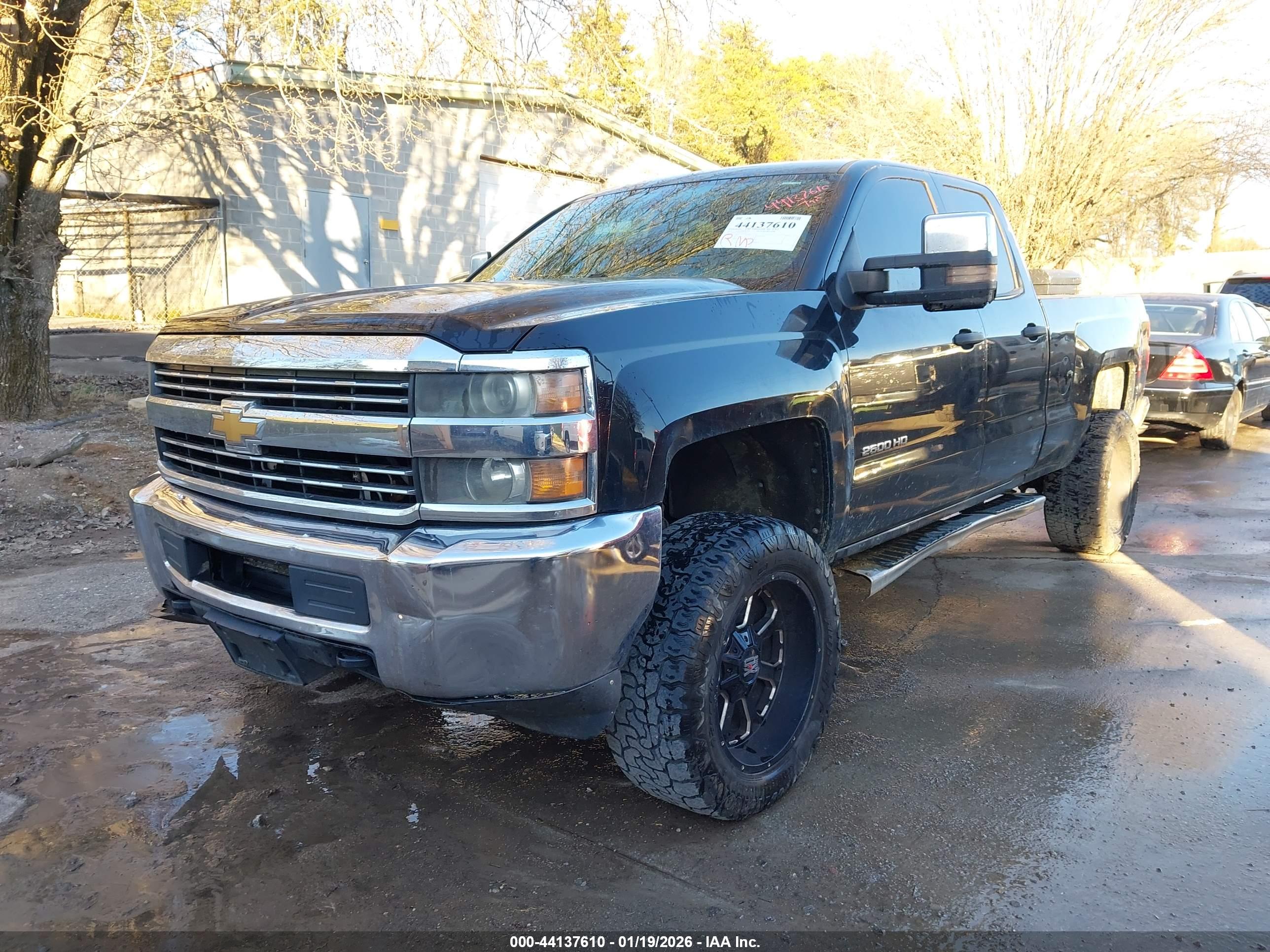 CHEVROLET SILVERADO image 2