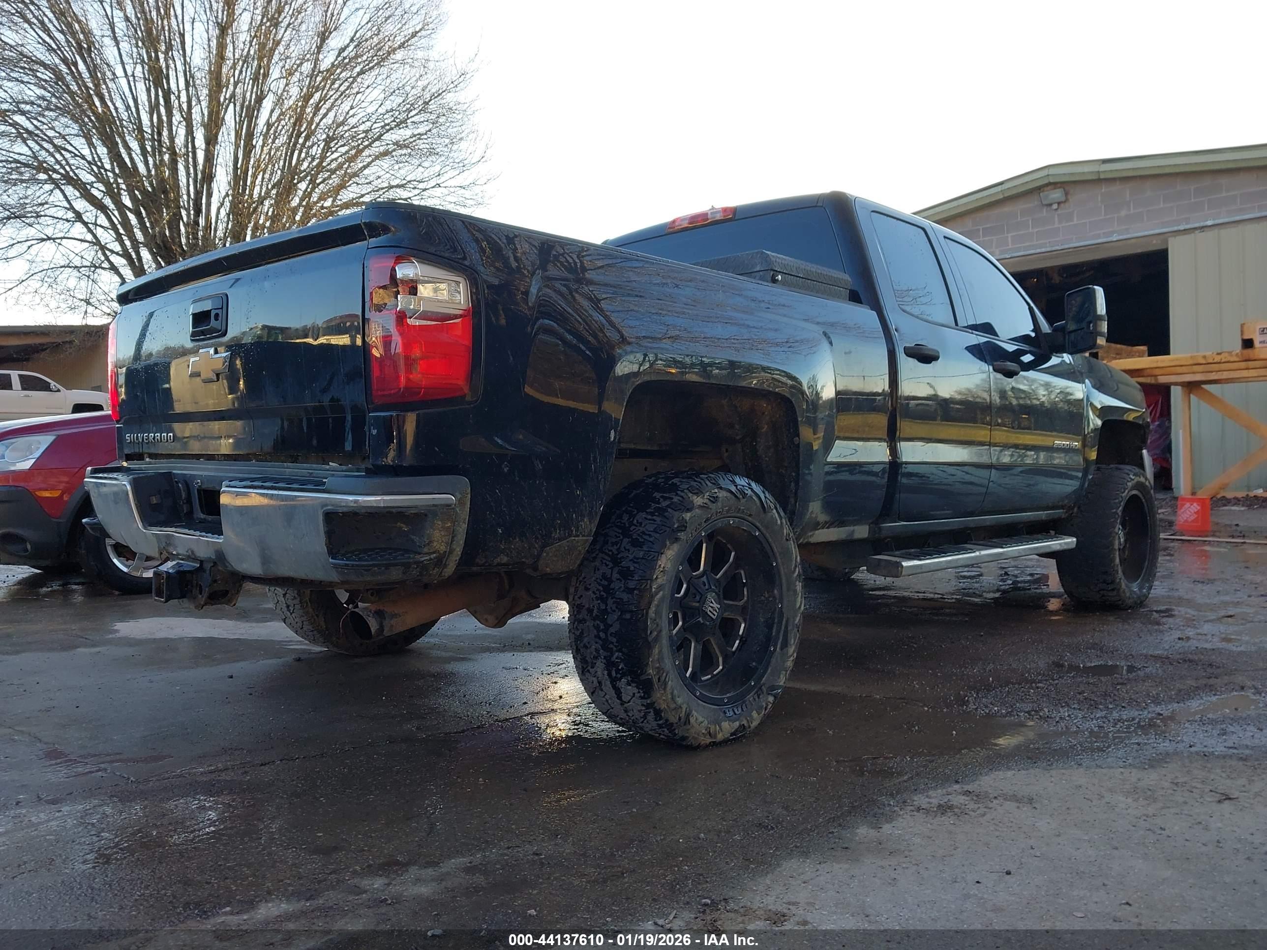 CHEVROLET SILVERADO image 4