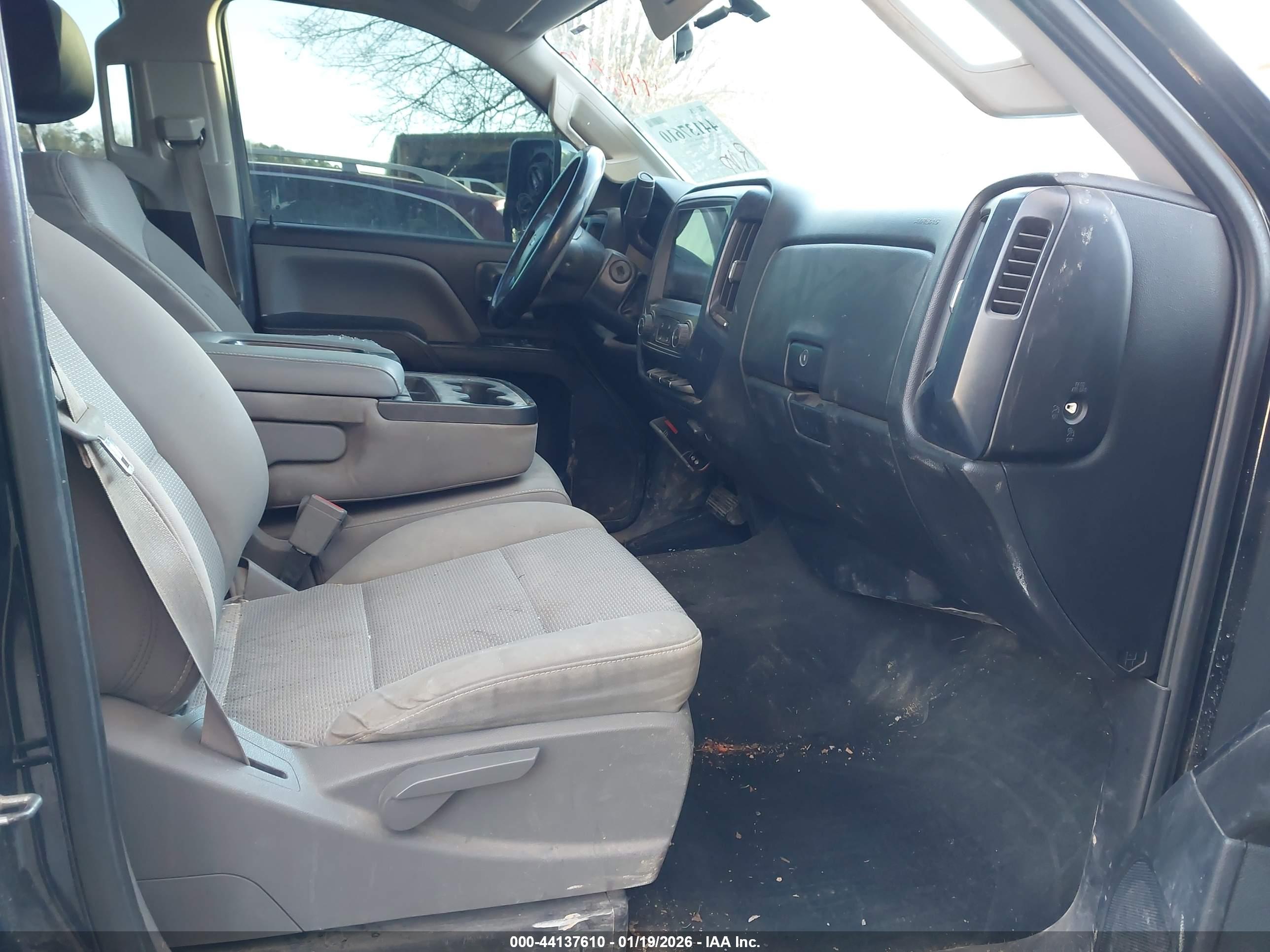 CHEVROLET SILVERADO image 5