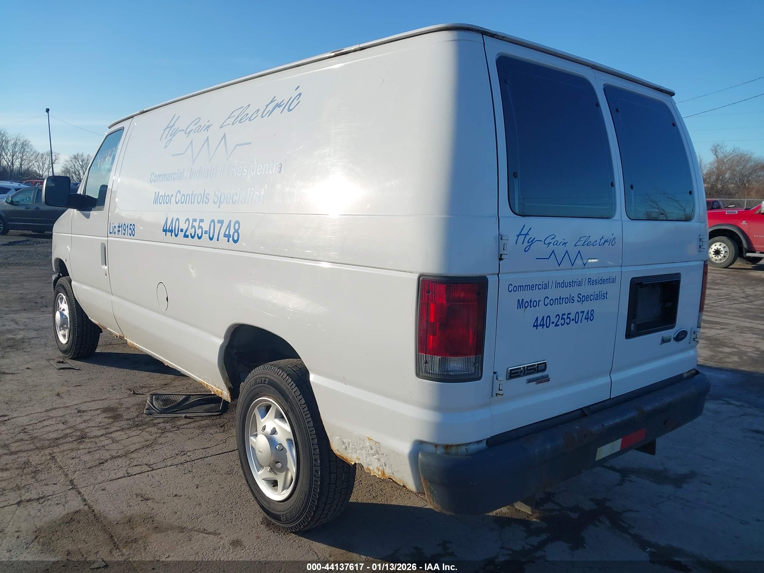 FORD E-150 image 3