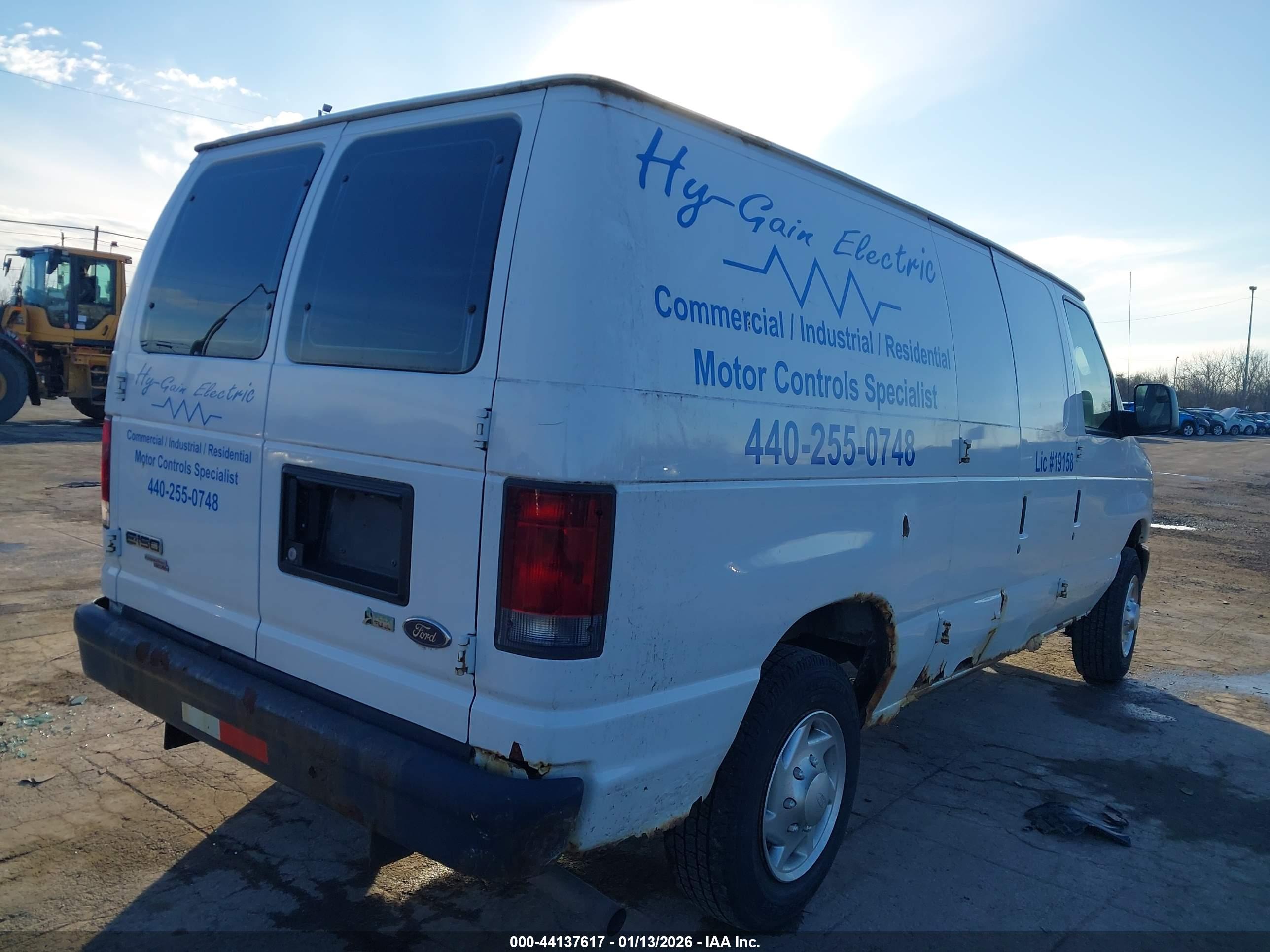 FORD E-150 image 4