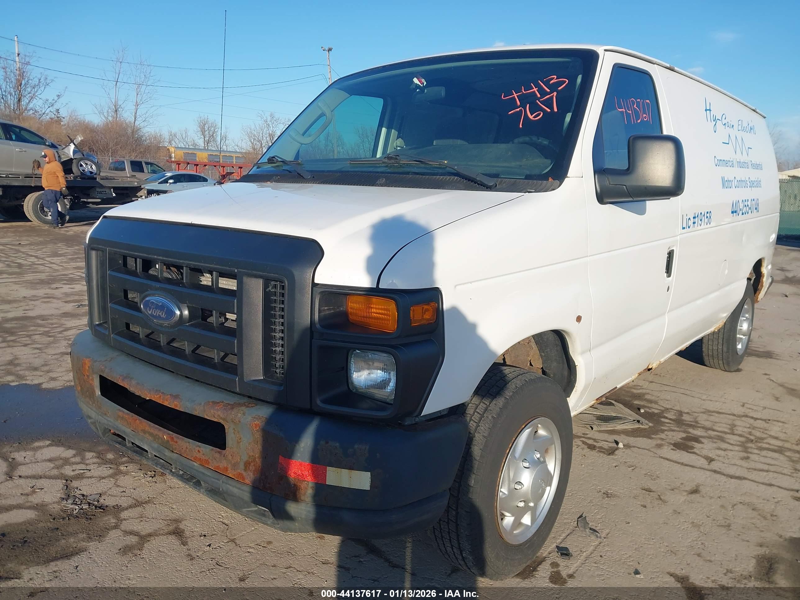 FORD E-150 image 6