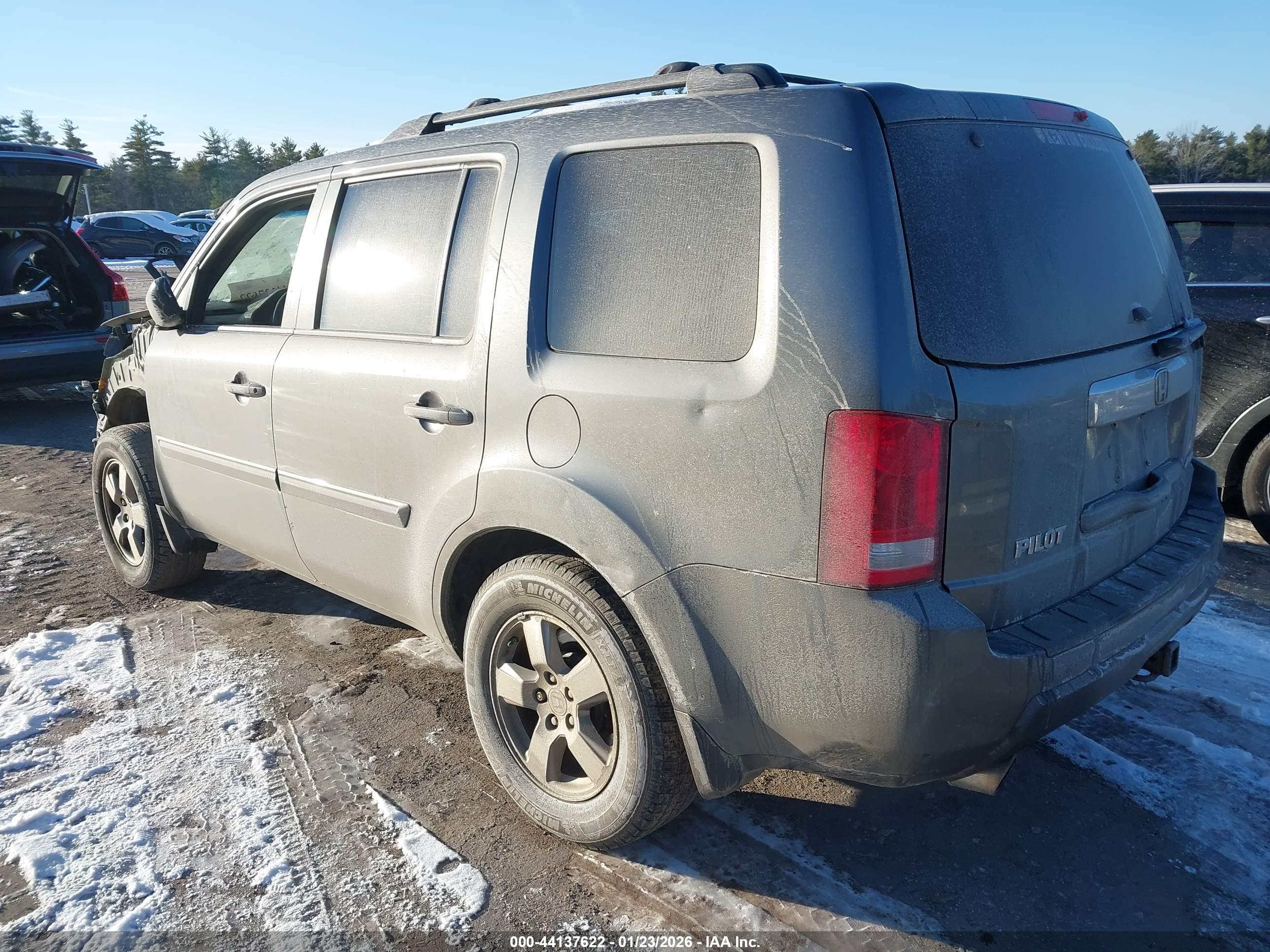 HONDA PILOT image 3