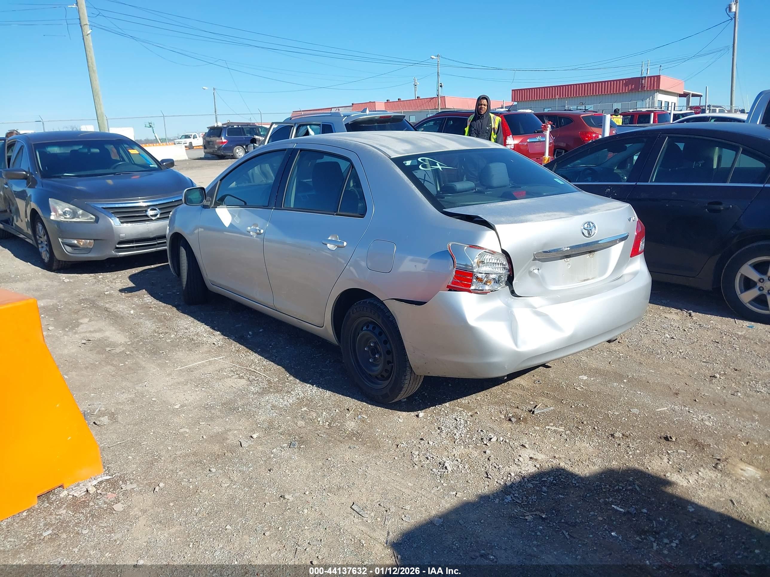 TOYOTA YARIS image 3