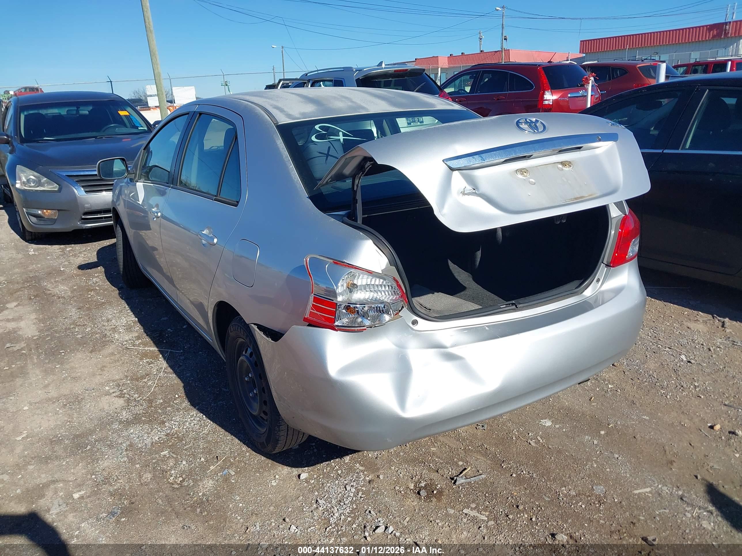 TOYOTA YARIS image 6