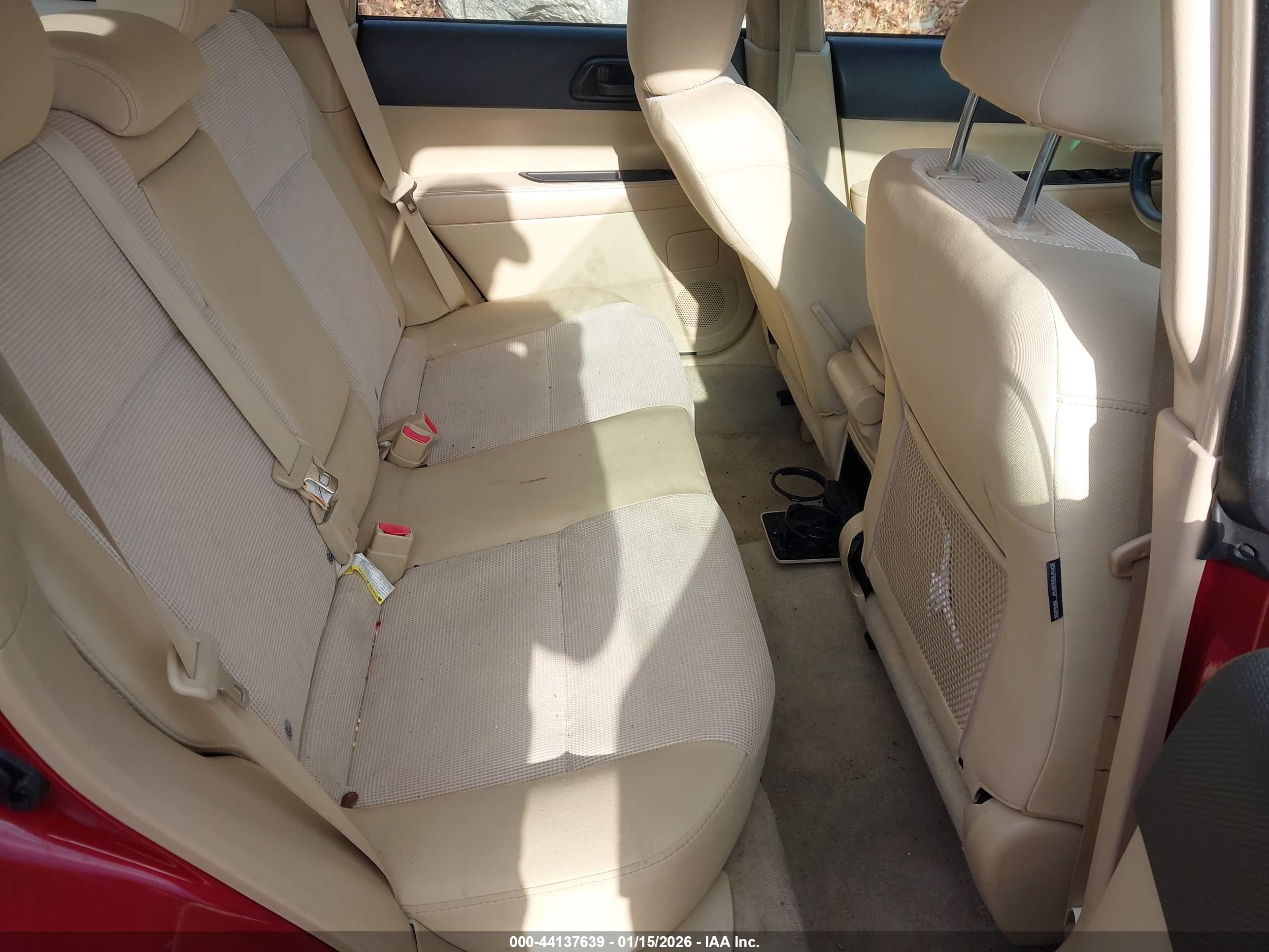 SUBARU FORESTER image 8