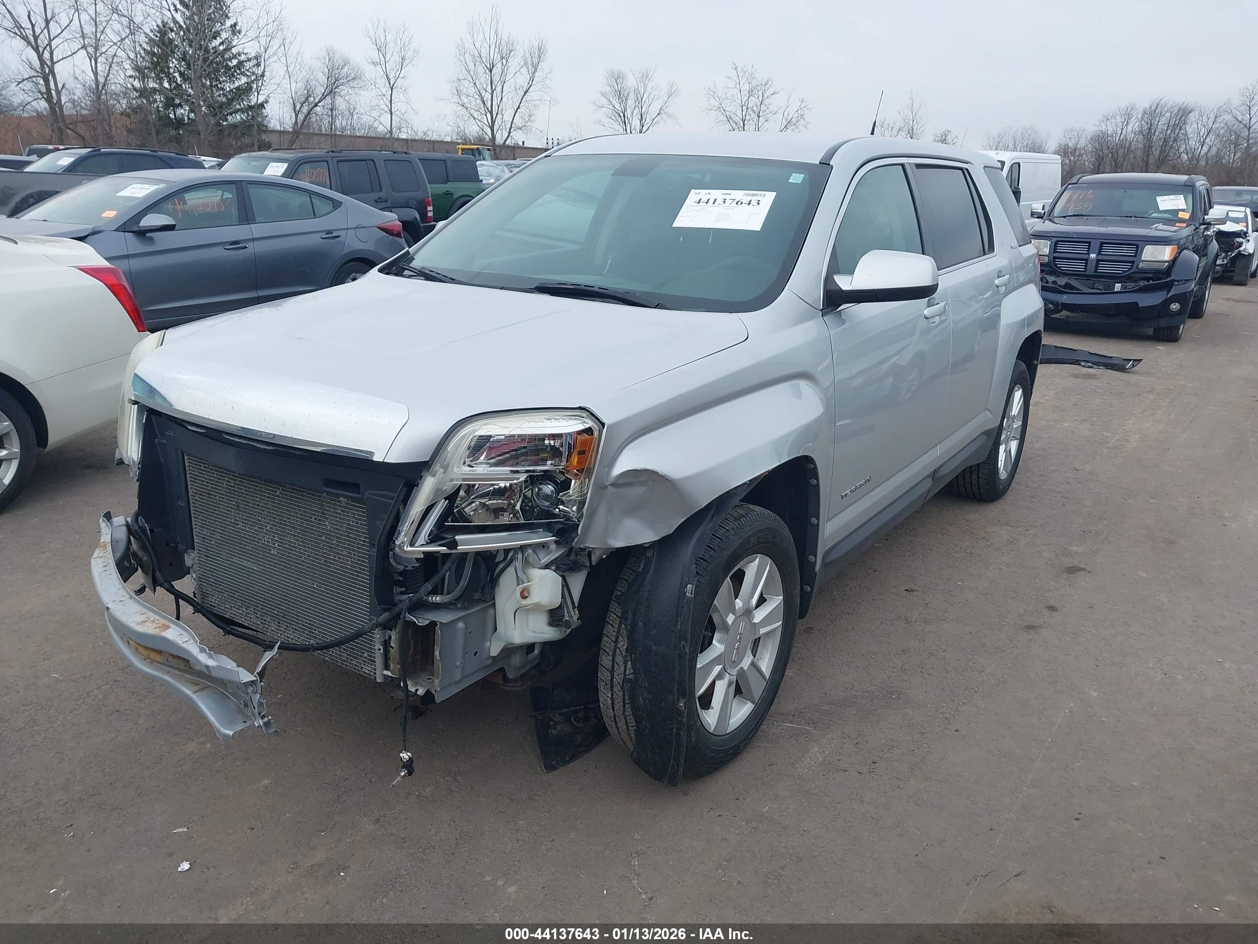 GMC TERRAIN image 2