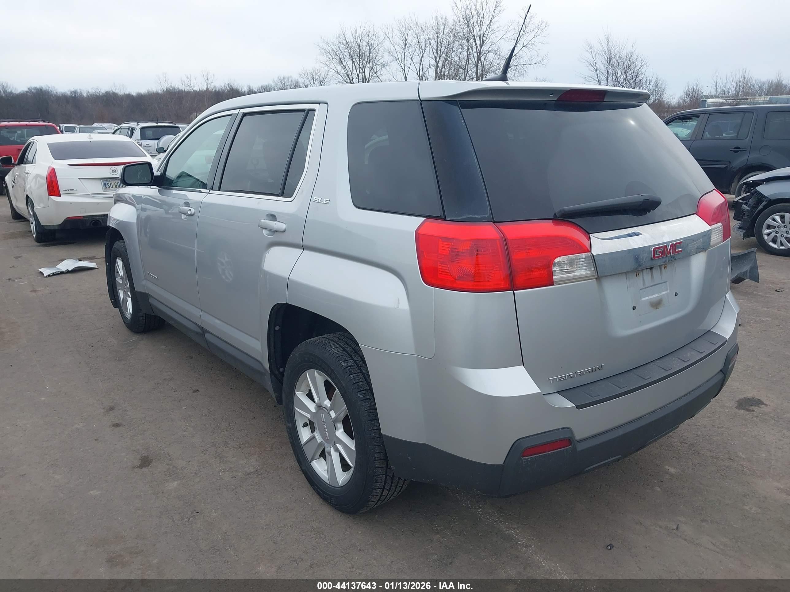 GMC TERRAIN image 3