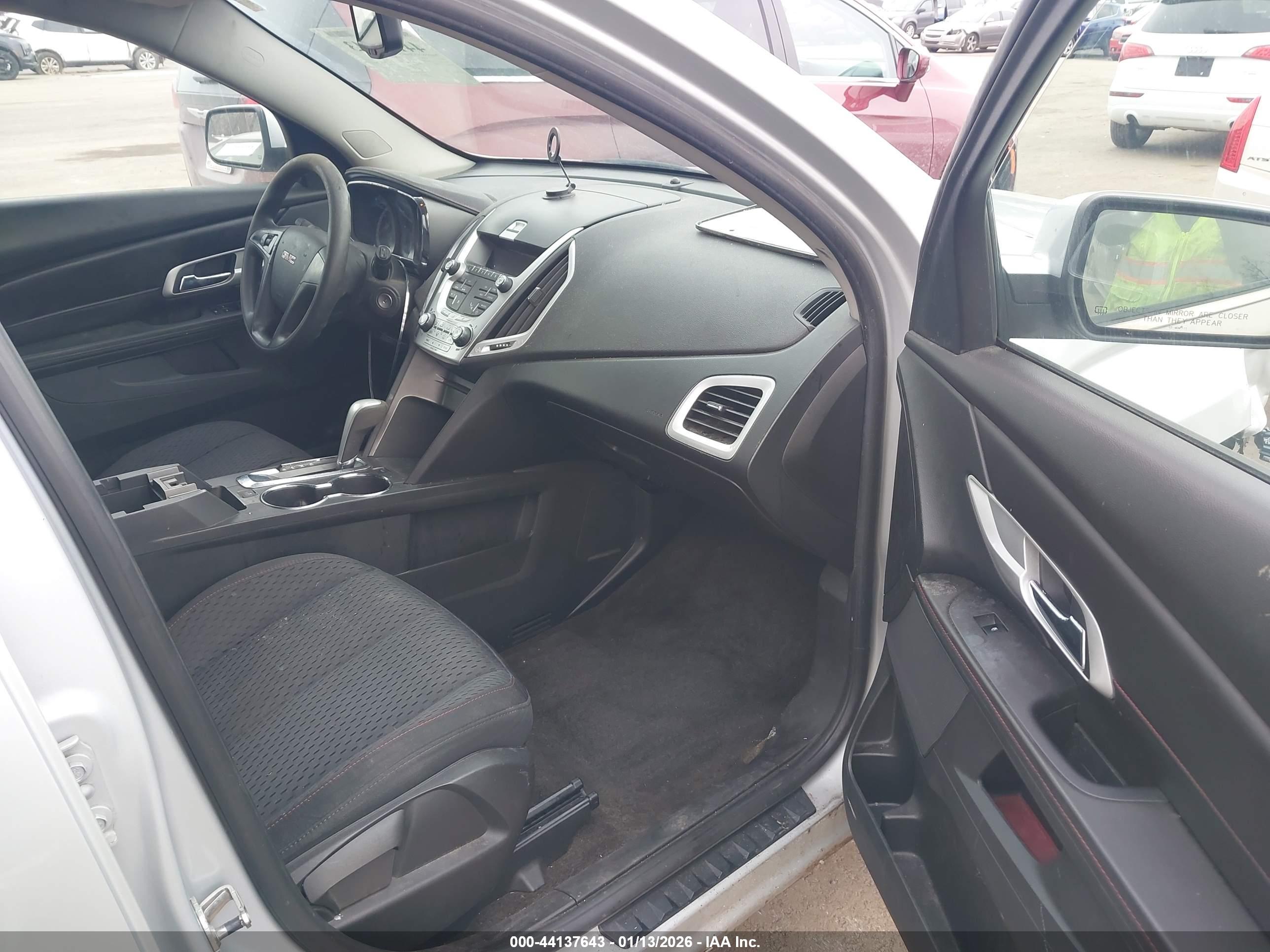 GMC TERRAIN image 5