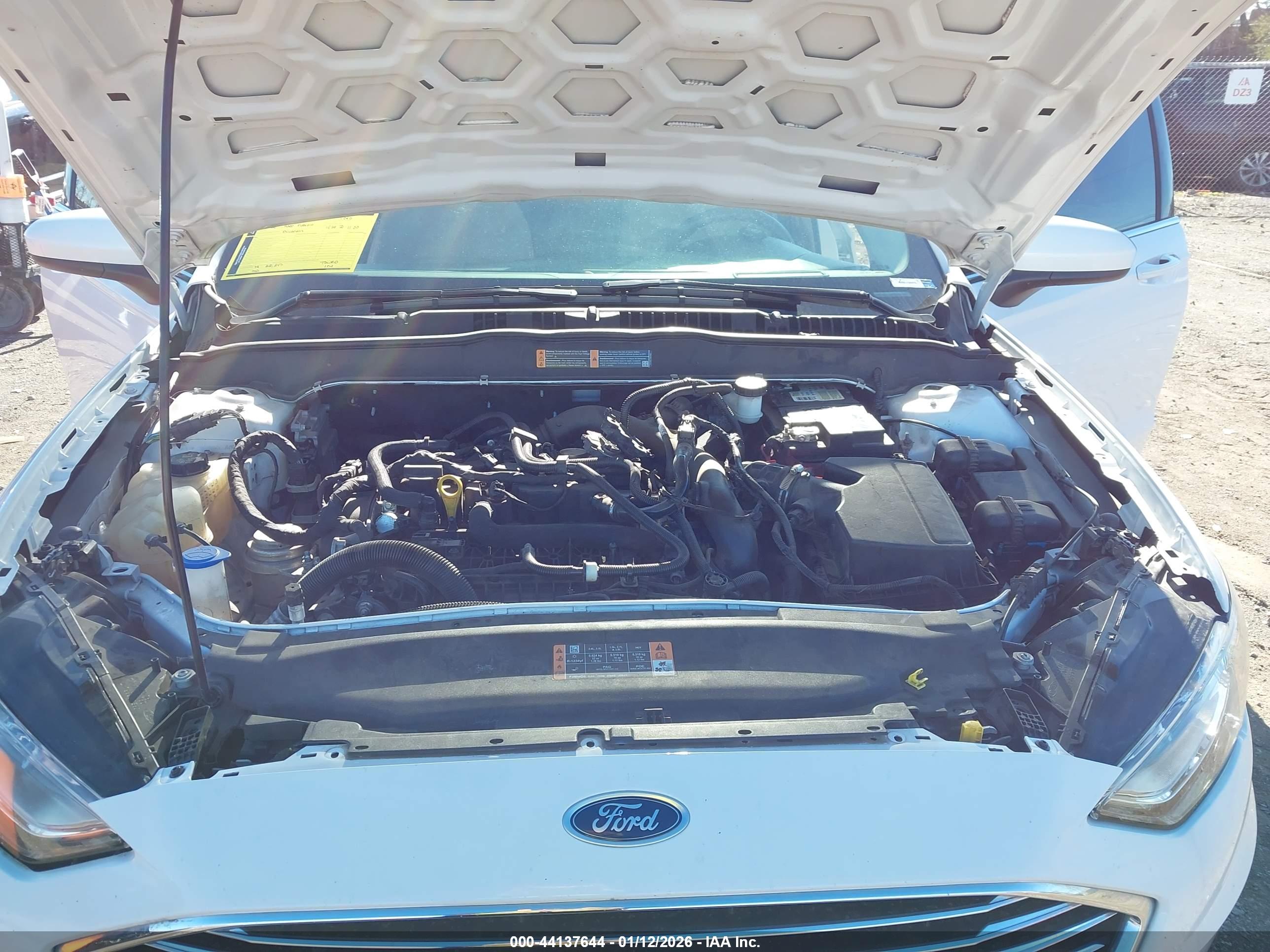 FORD FUSION image 10