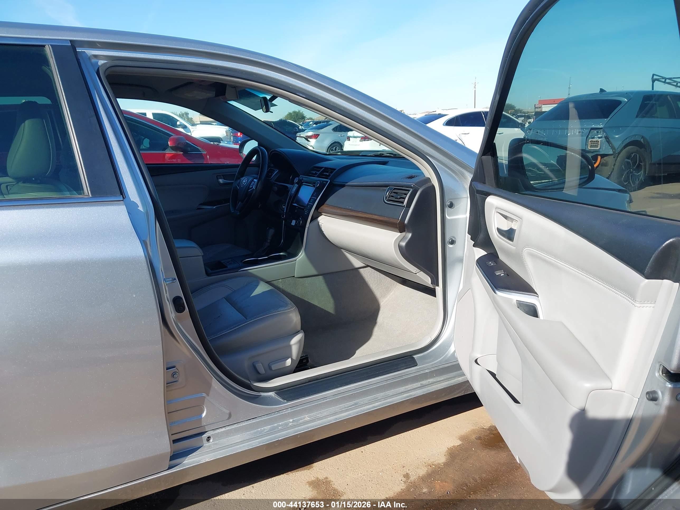 TOYOTA CAMRY image 5