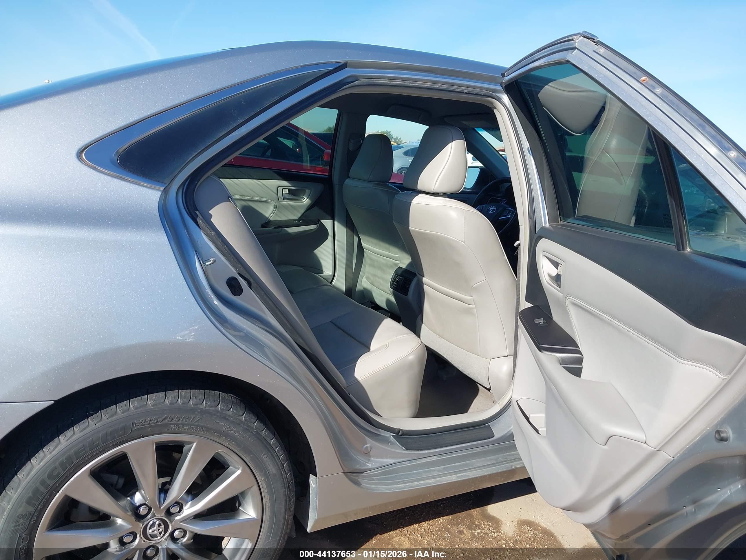 TOYOTA CAMRY image 8