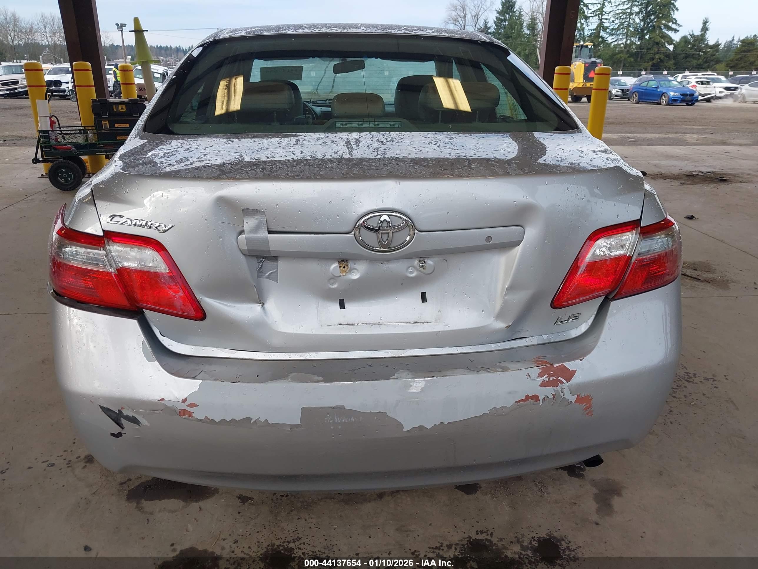 TOYOTA CAMRY image 6