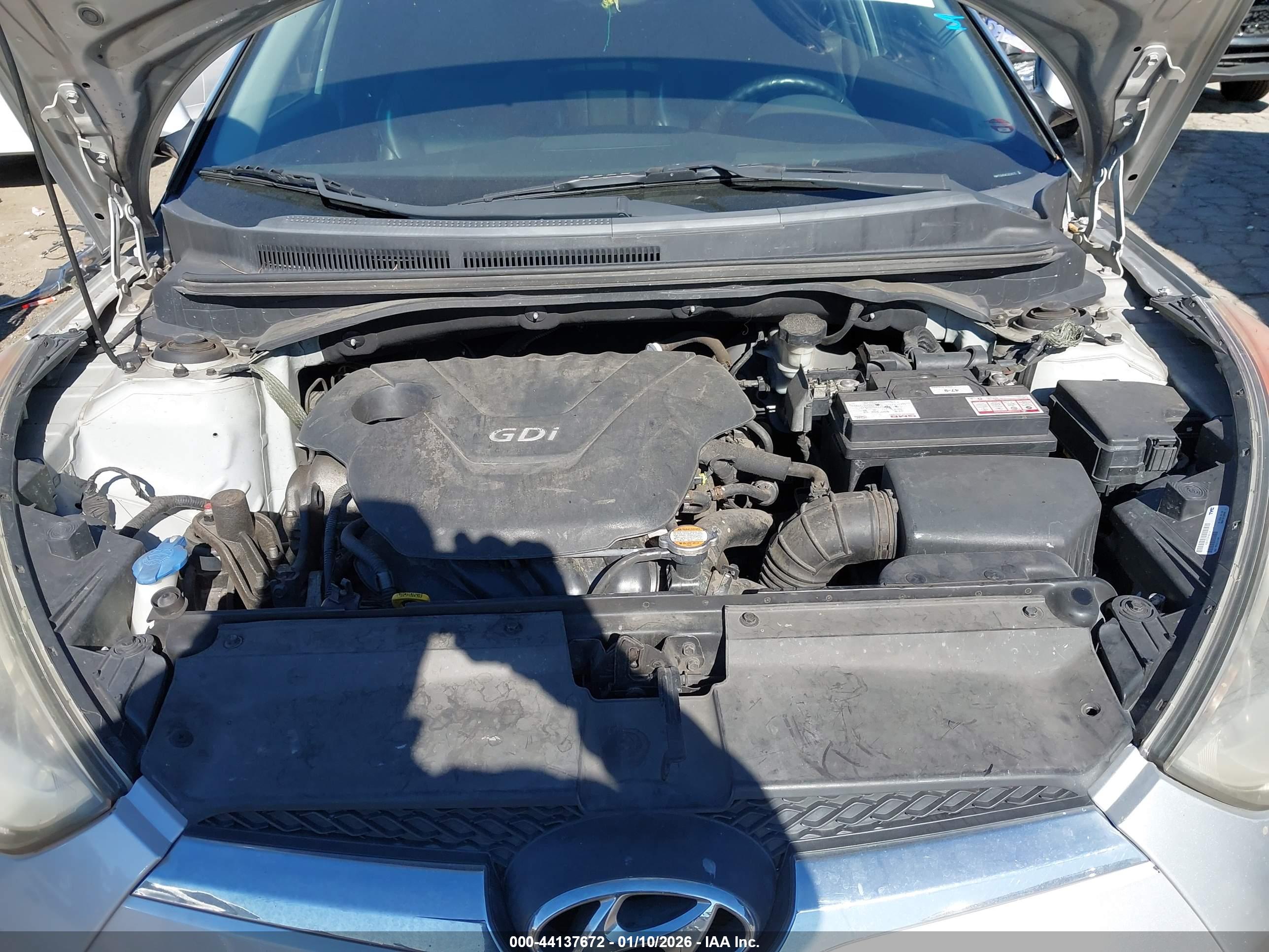 HYUNDAI VELOSTER image 10