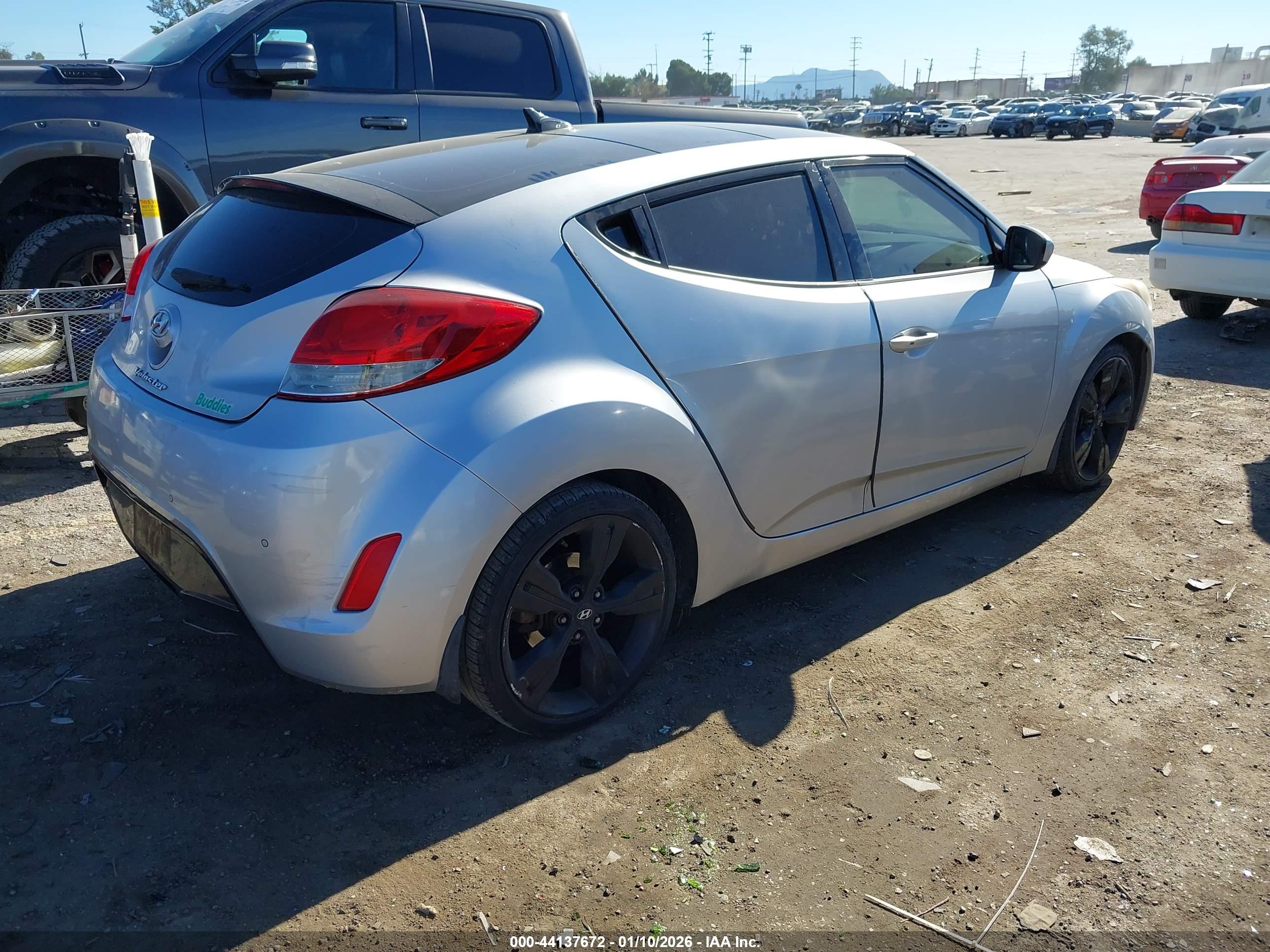 HYUNDAI VELOSTER image 4