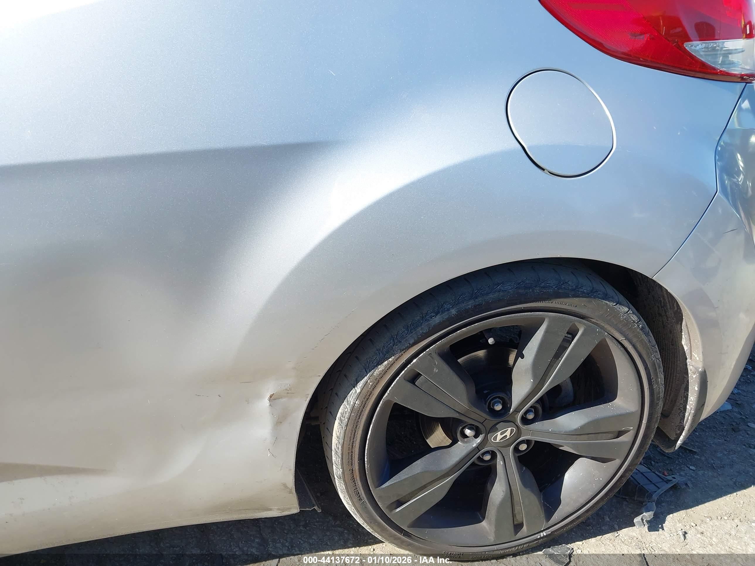 HYUNDAI VELOSTER image 6