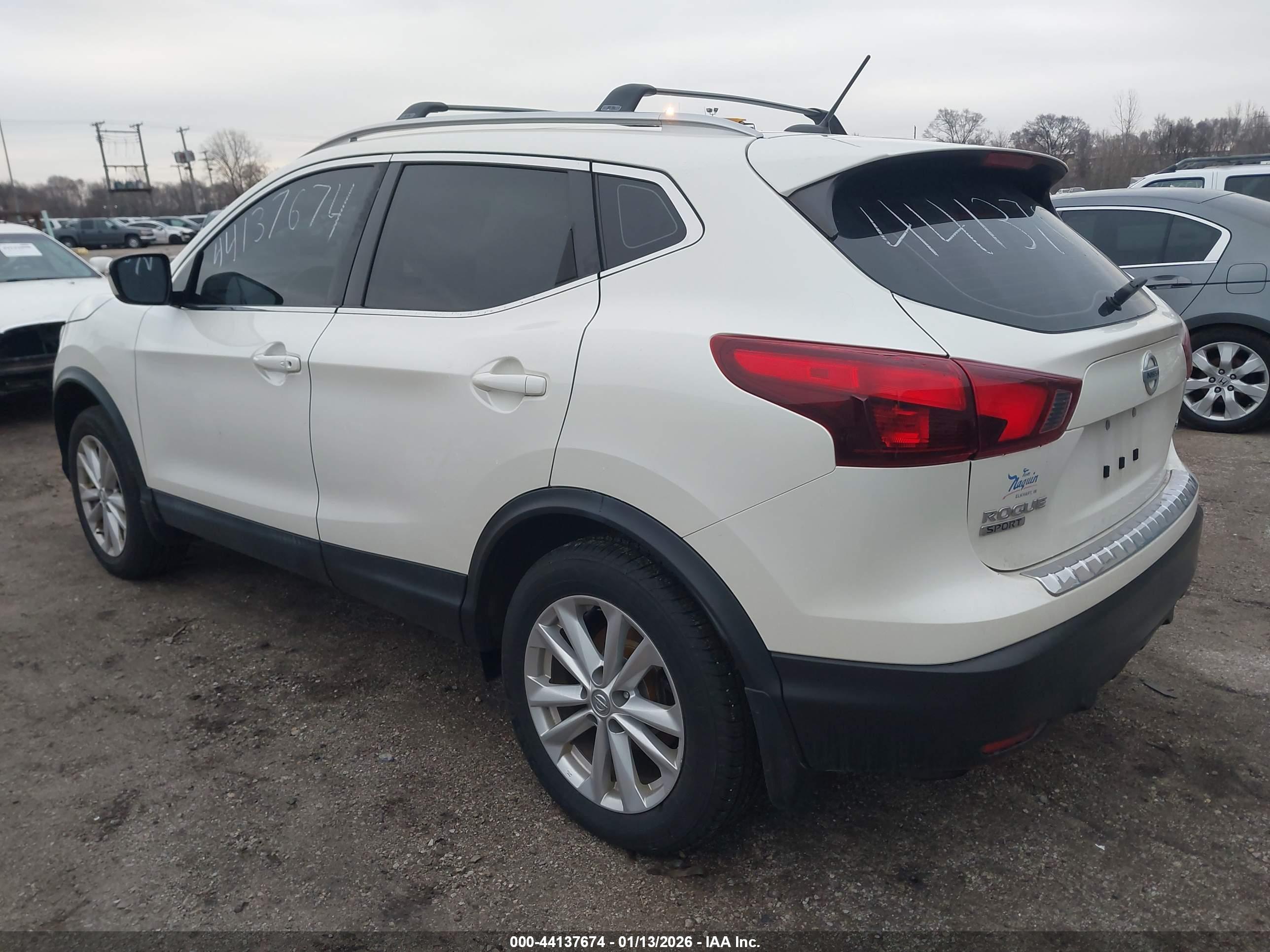 NISSAN ROGUE image 3
