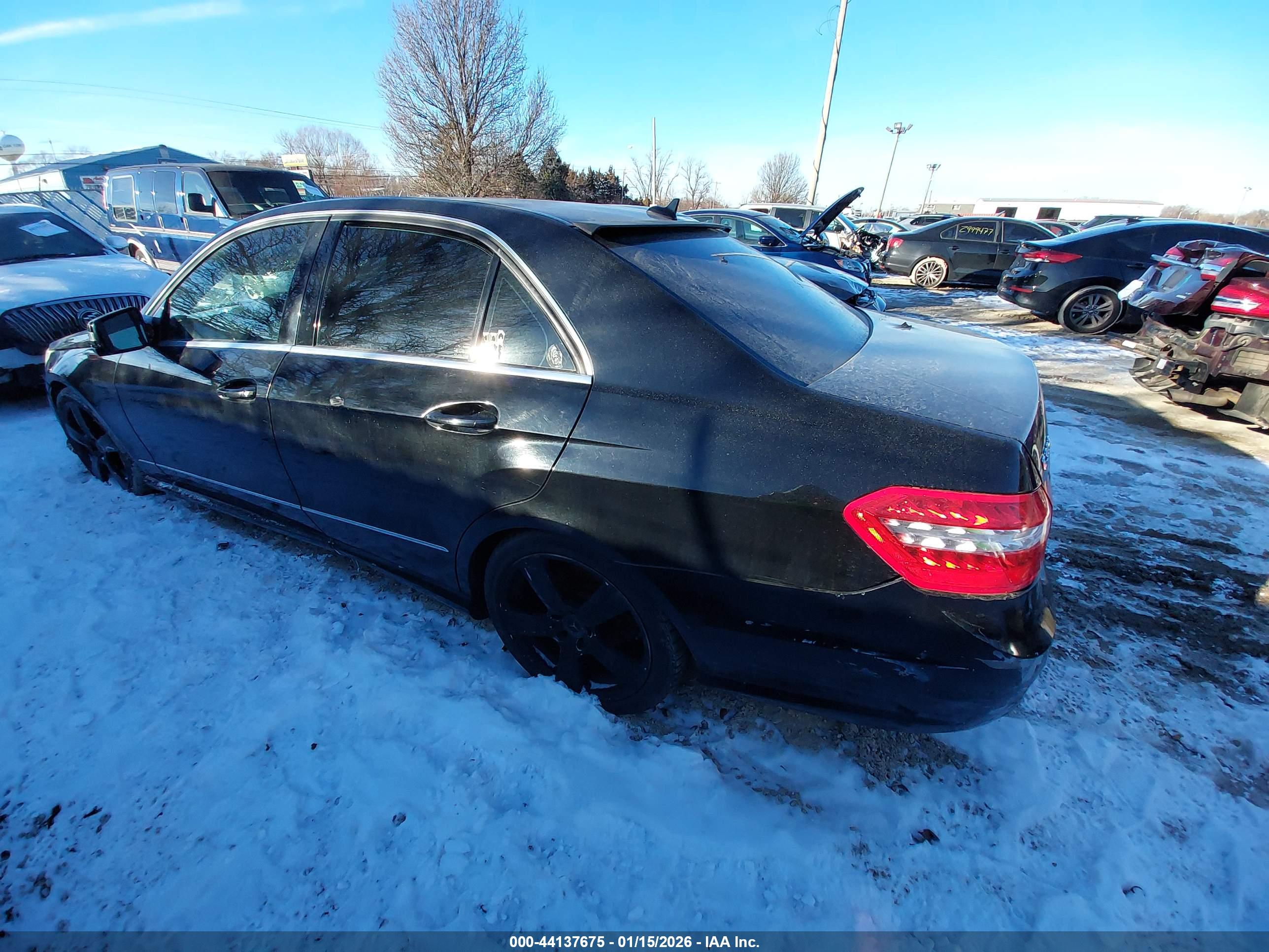 MERCEDES-BENZ E image 3