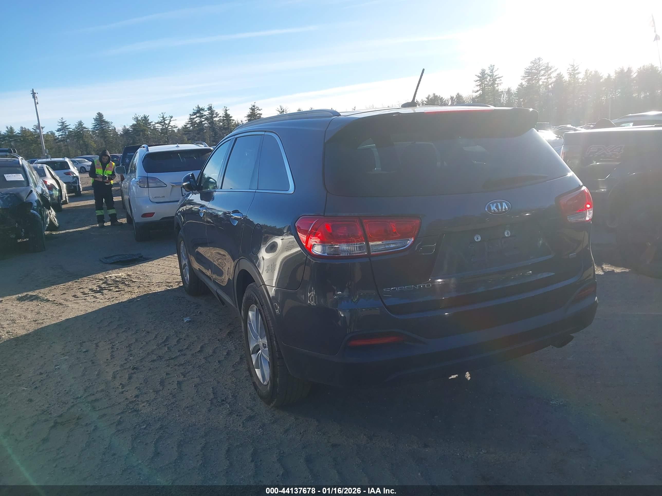KIA SORENTO image 3