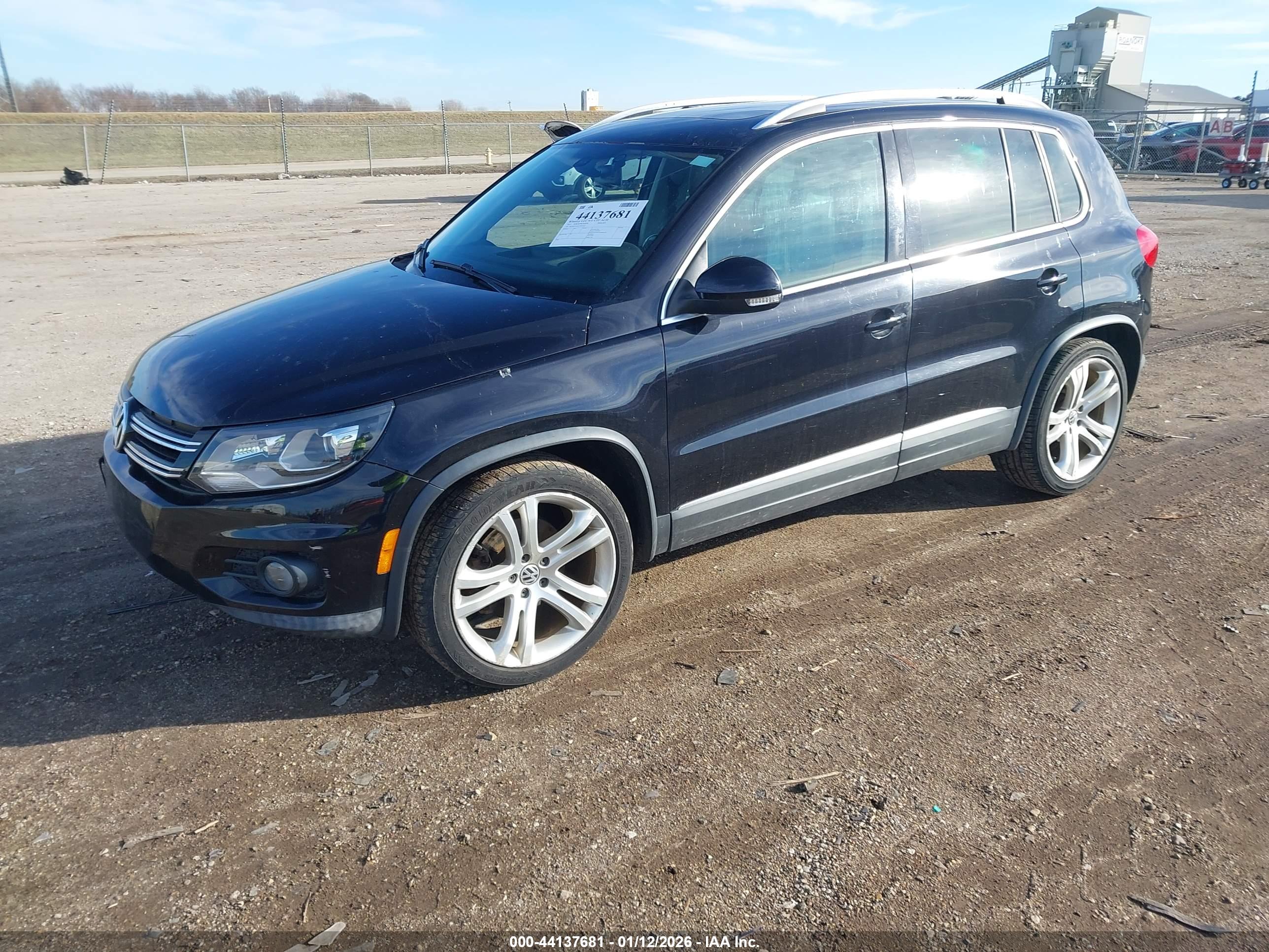 VOLKSWAGEN TIGUAN image 2