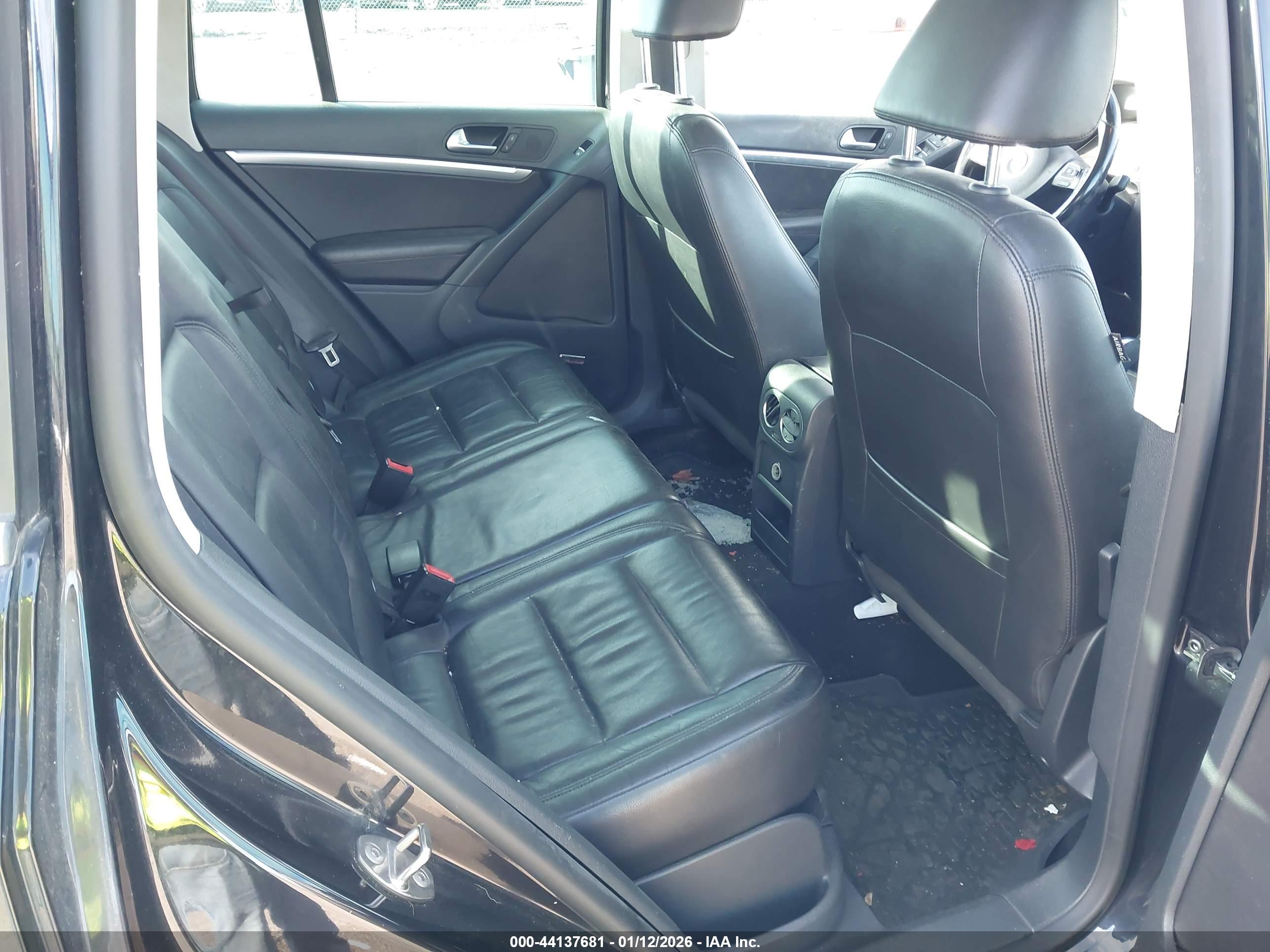 VOLKSWAGEN TIGUAN image 8