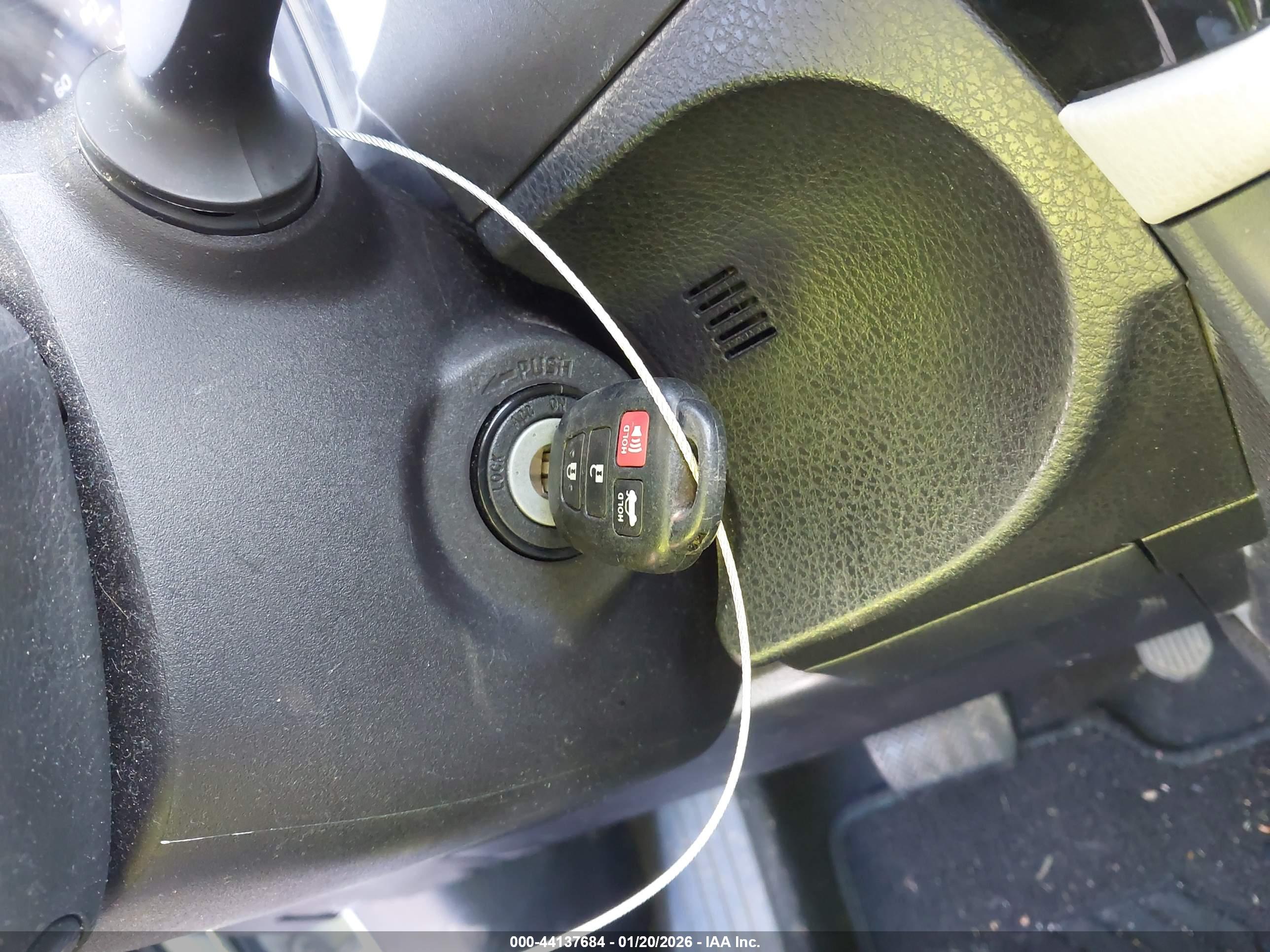 TOYOTA COROLLA image 11