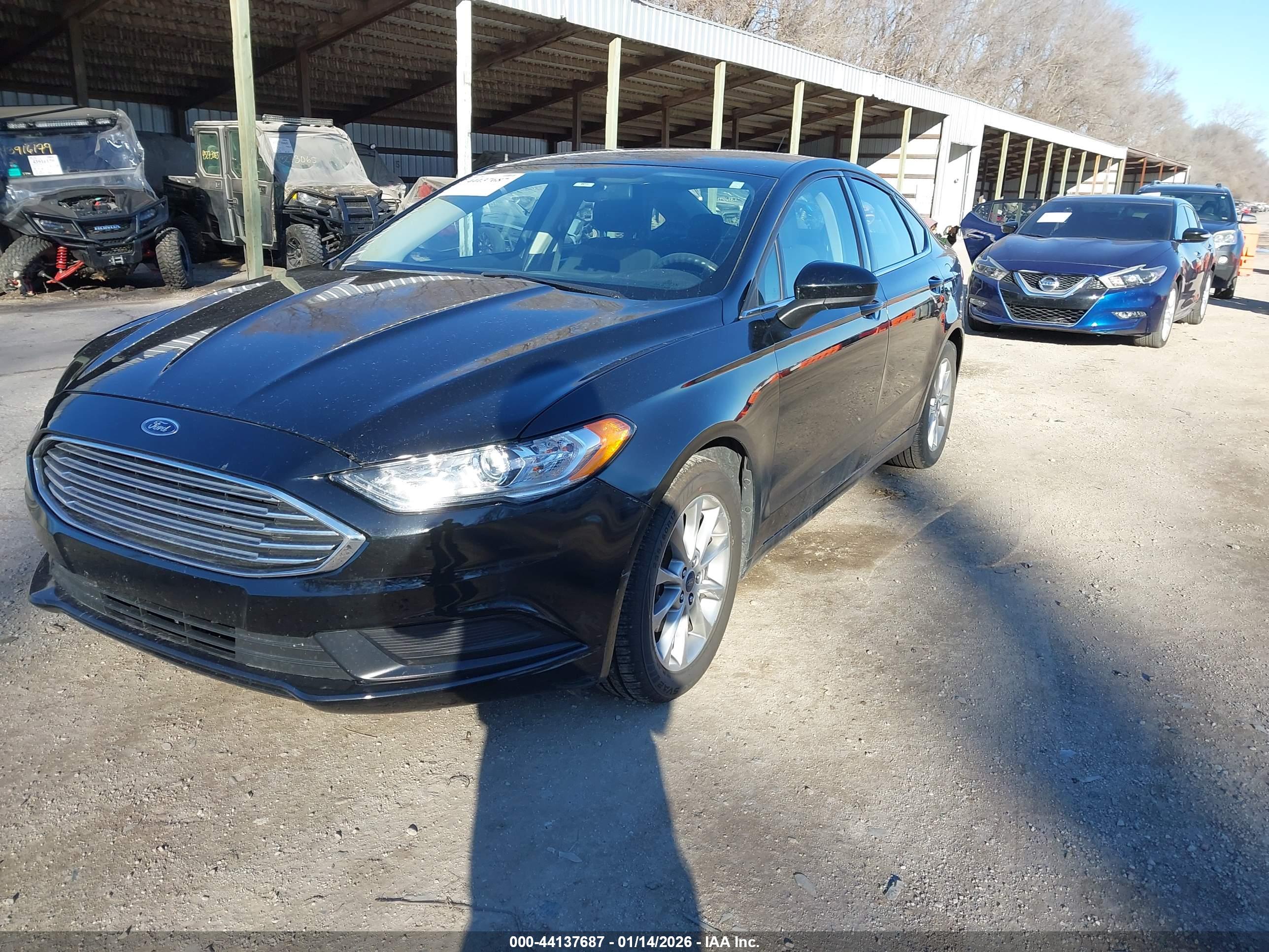 FORD FUSION image 2