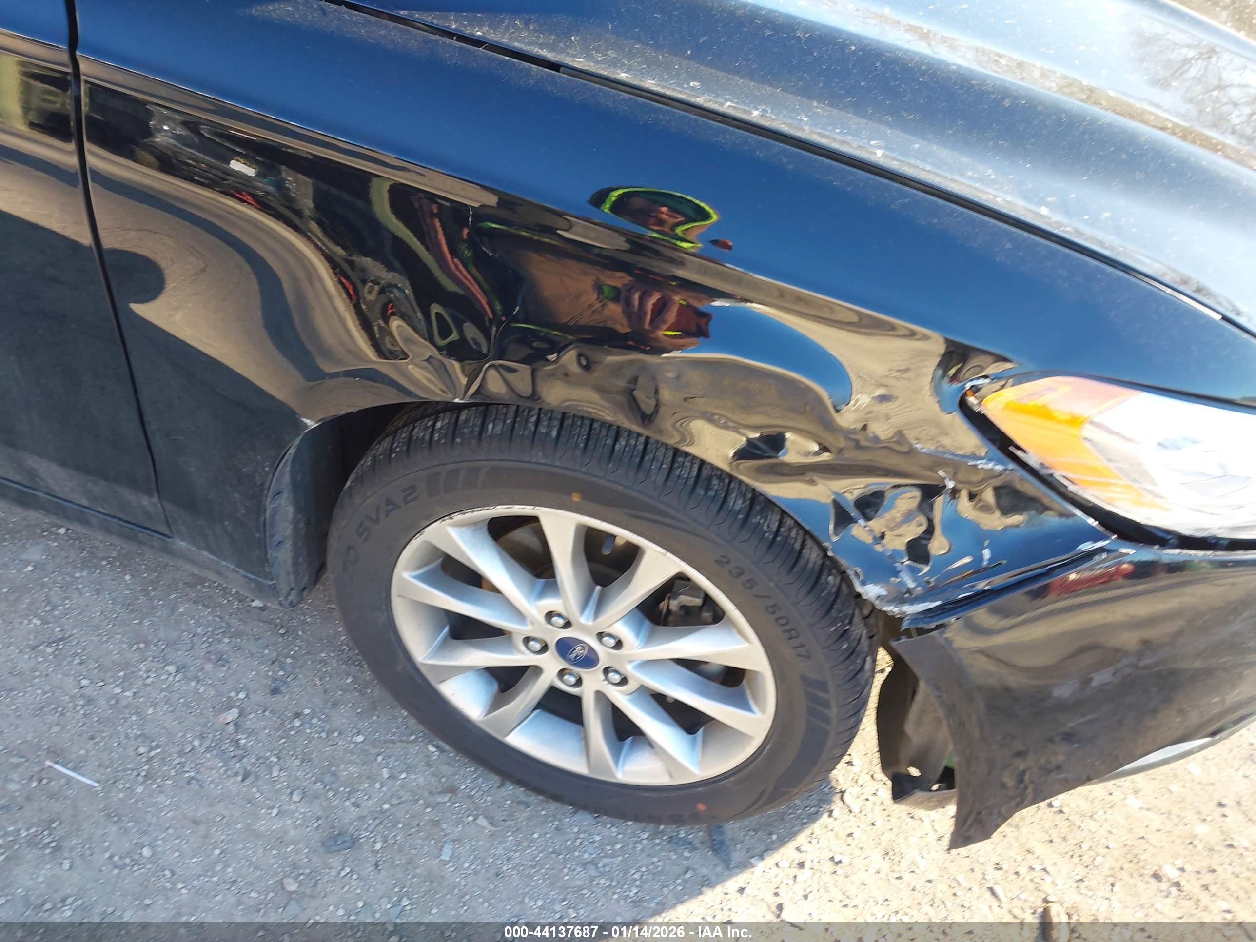 FORD FUSION image 6