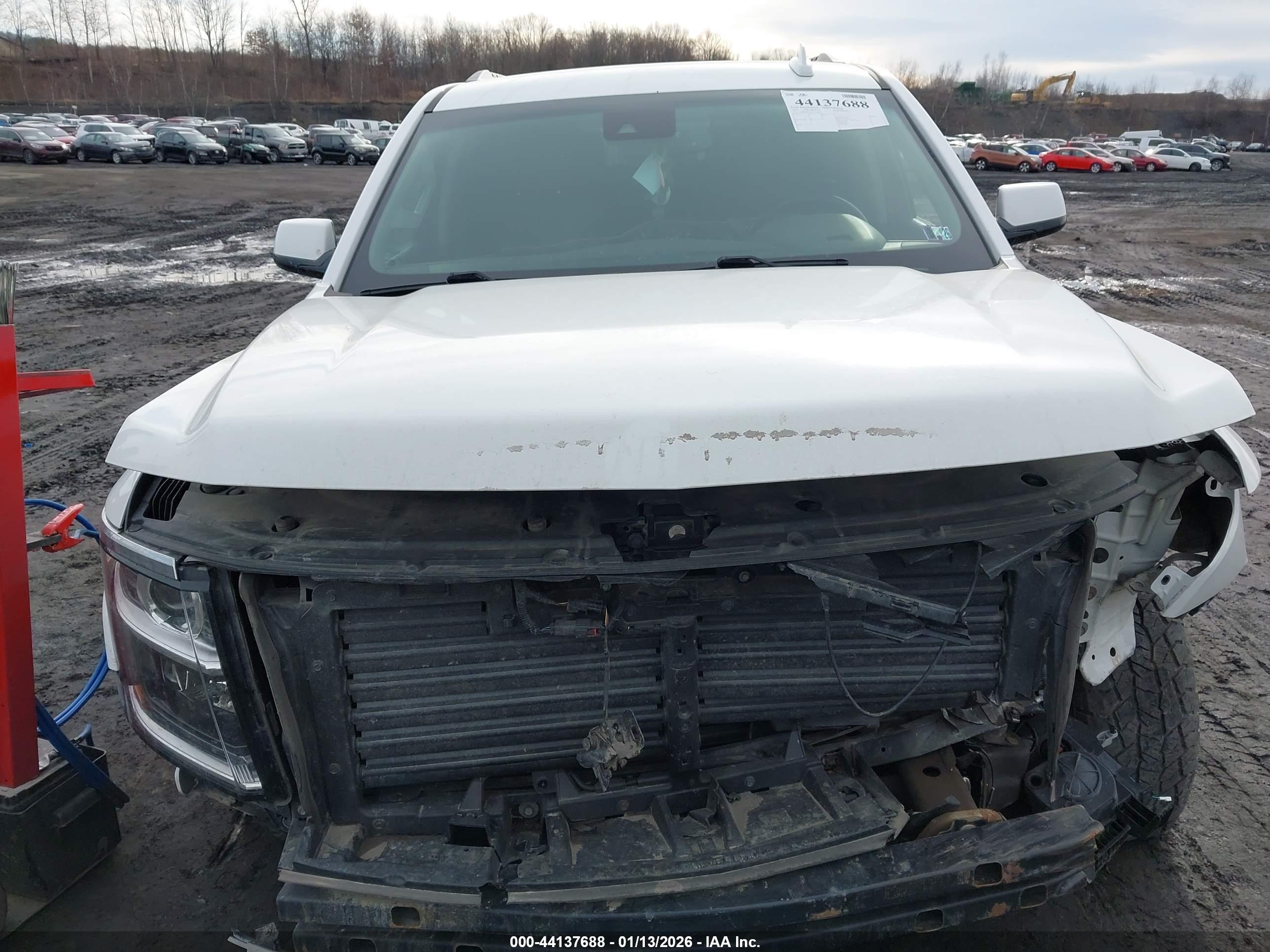 CHEVROLET SUBURBAN image 6