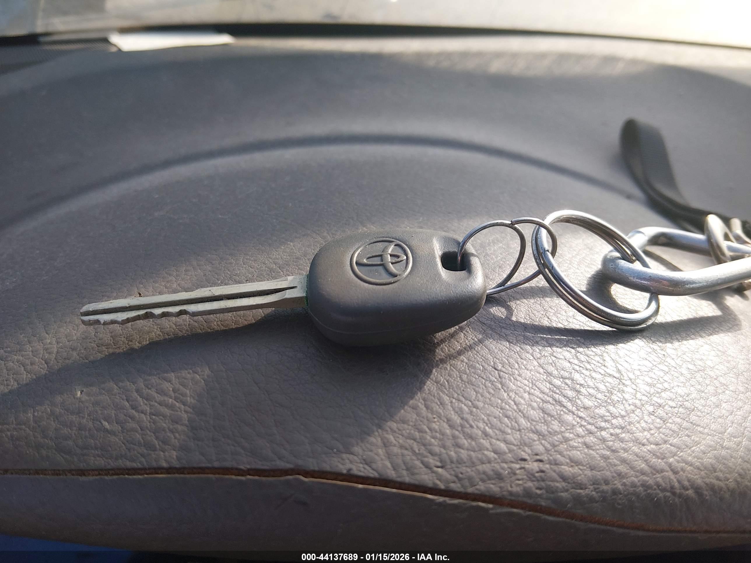 TOYOTA SIENNA image 11
