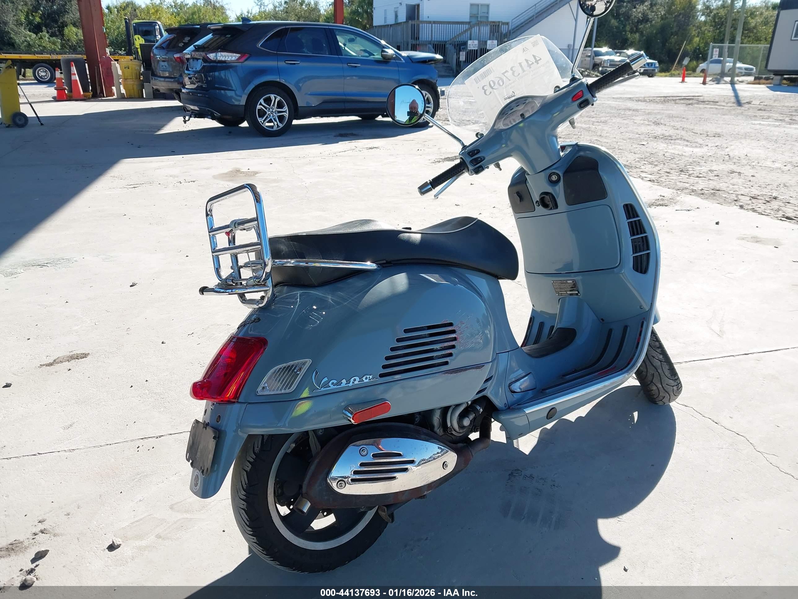 VESPA GTS image 4