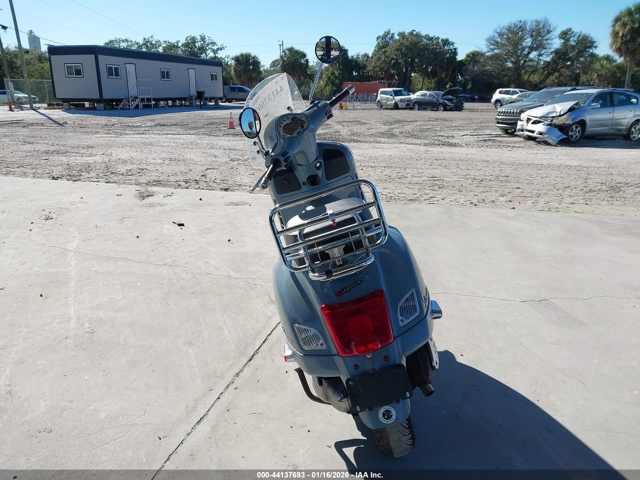 VESPA GTS image 6
