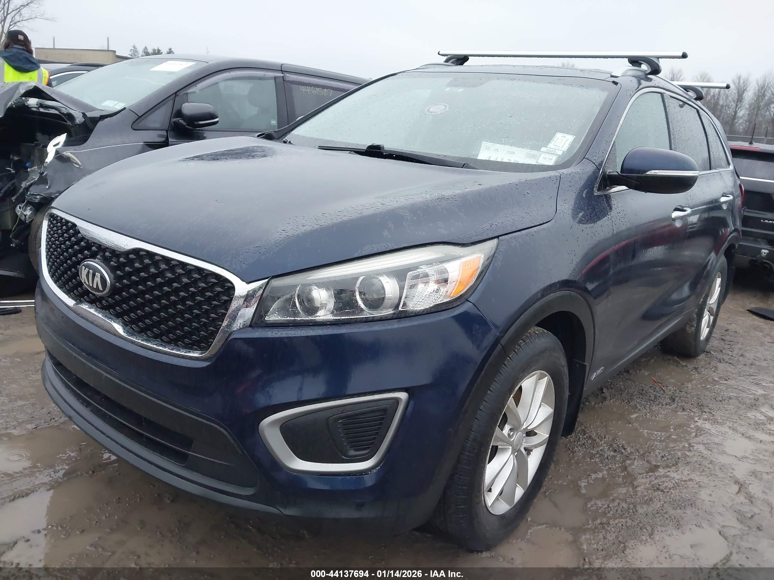 KIA SORENTO image 2