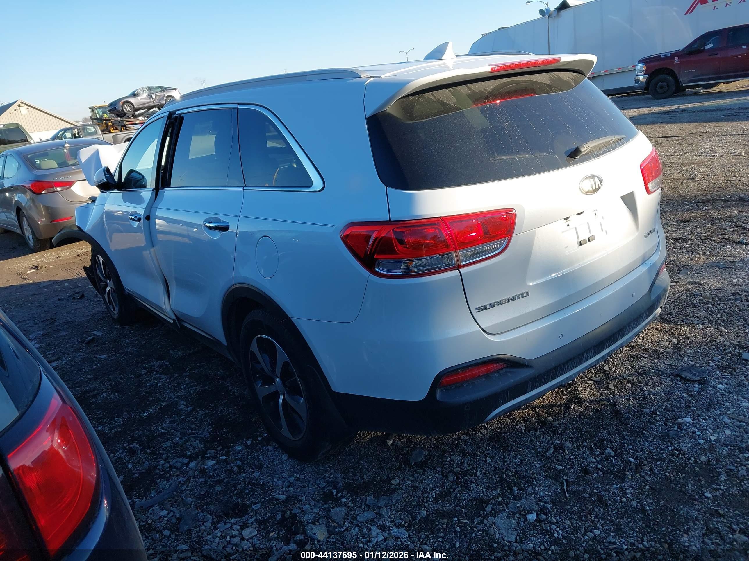 KIA SORENTO image 3