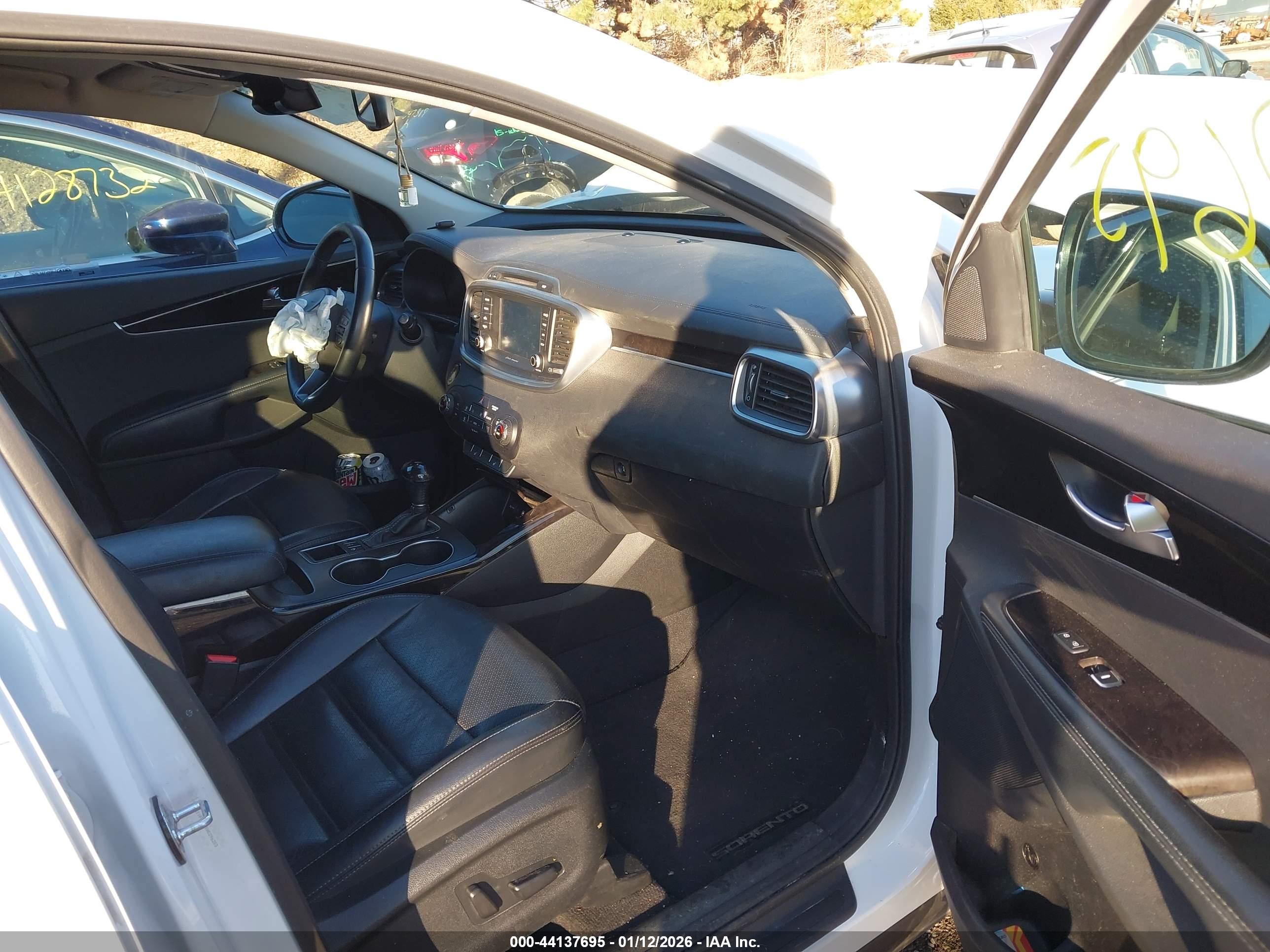 KIA SORENTO image 5