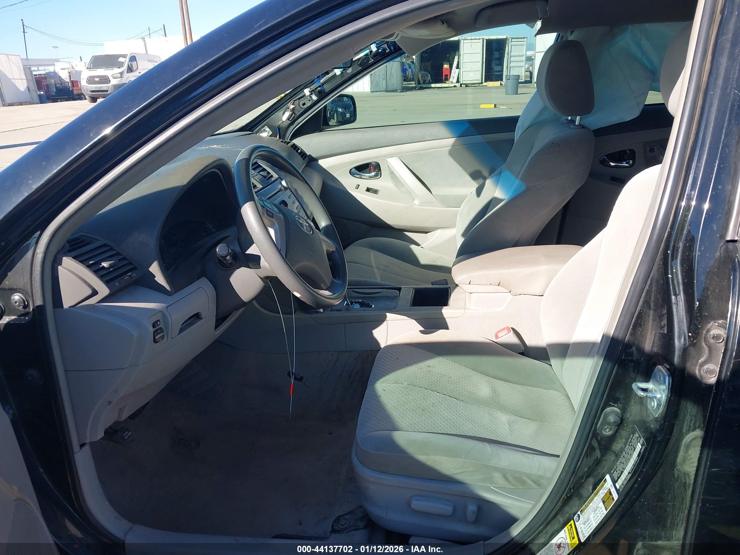 TOYOTA CAMRY image 5