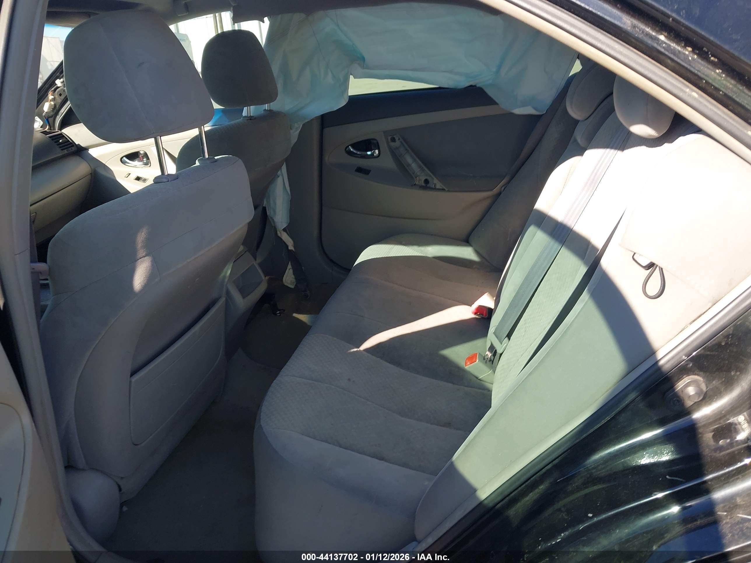 TOYOTA CAMRY image 8