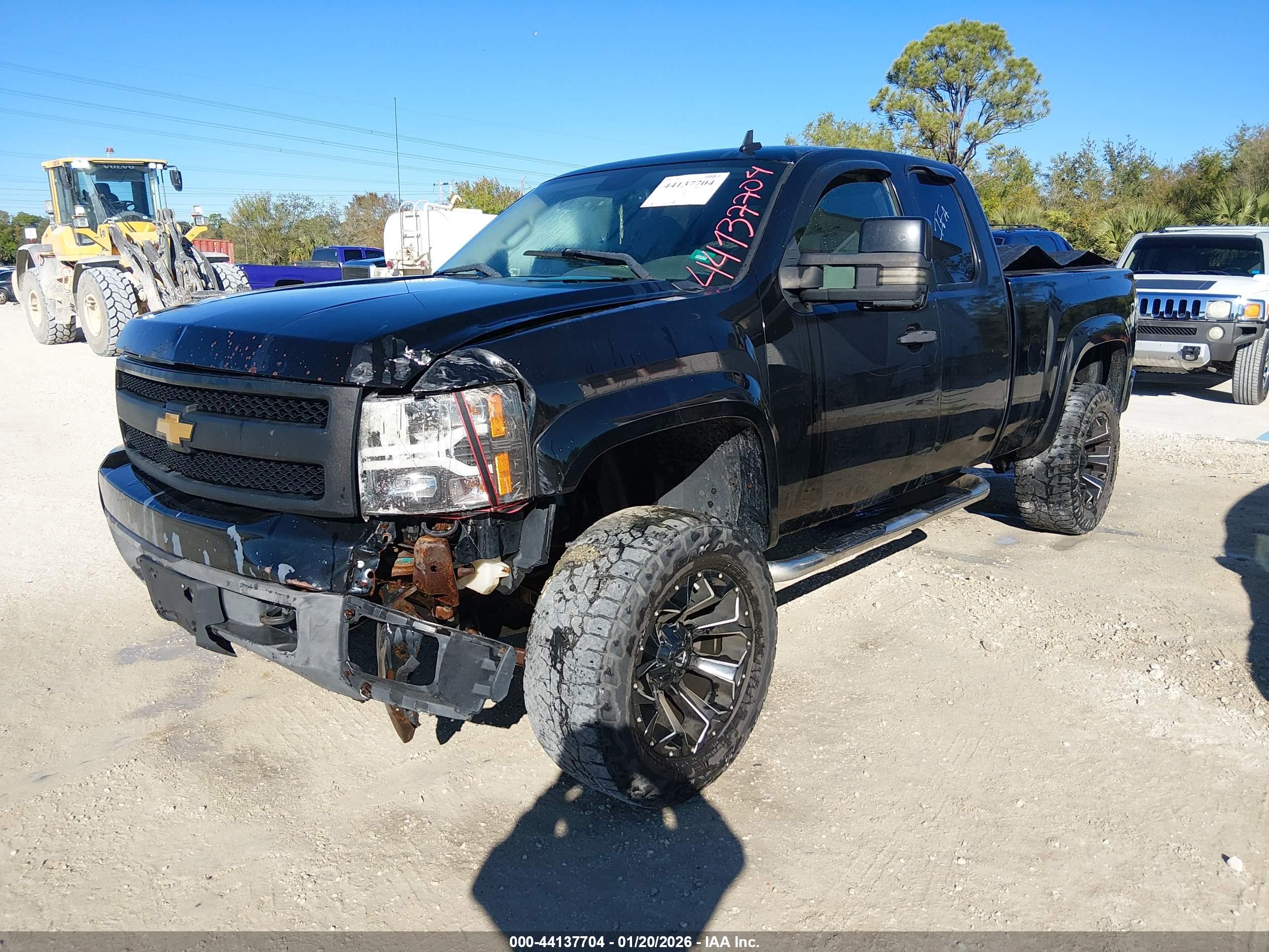 CHEVROLET SILVERADO image 2