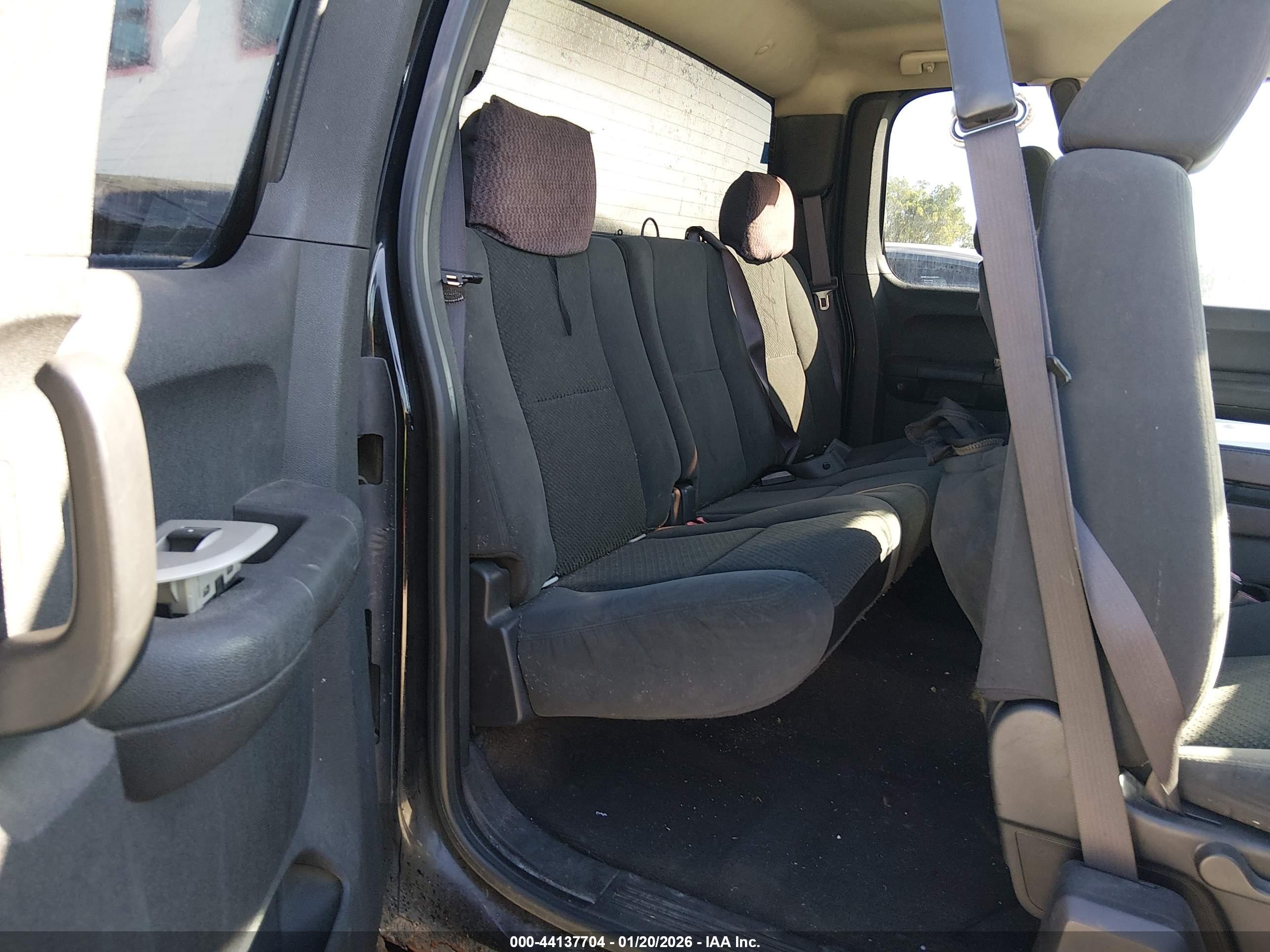 CHEVROLET SILVERADO image 8