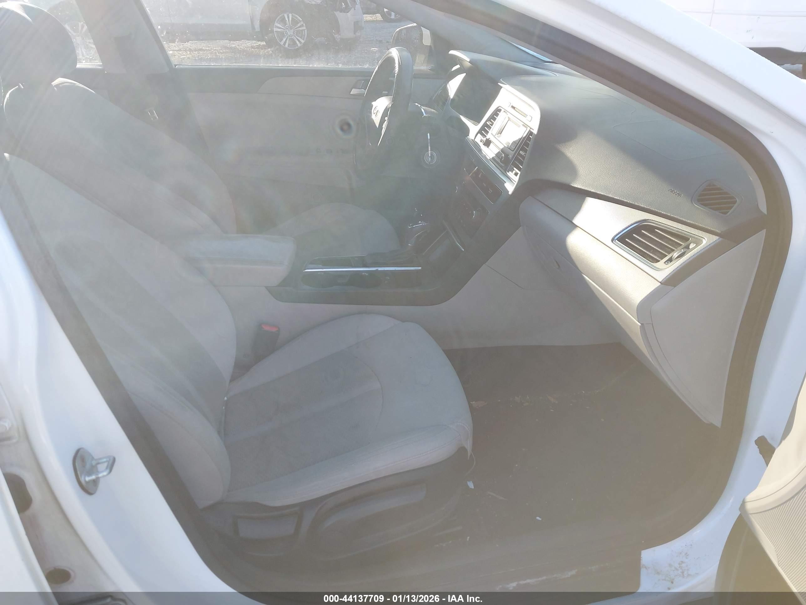 HYUNDAI SONATA image 5
