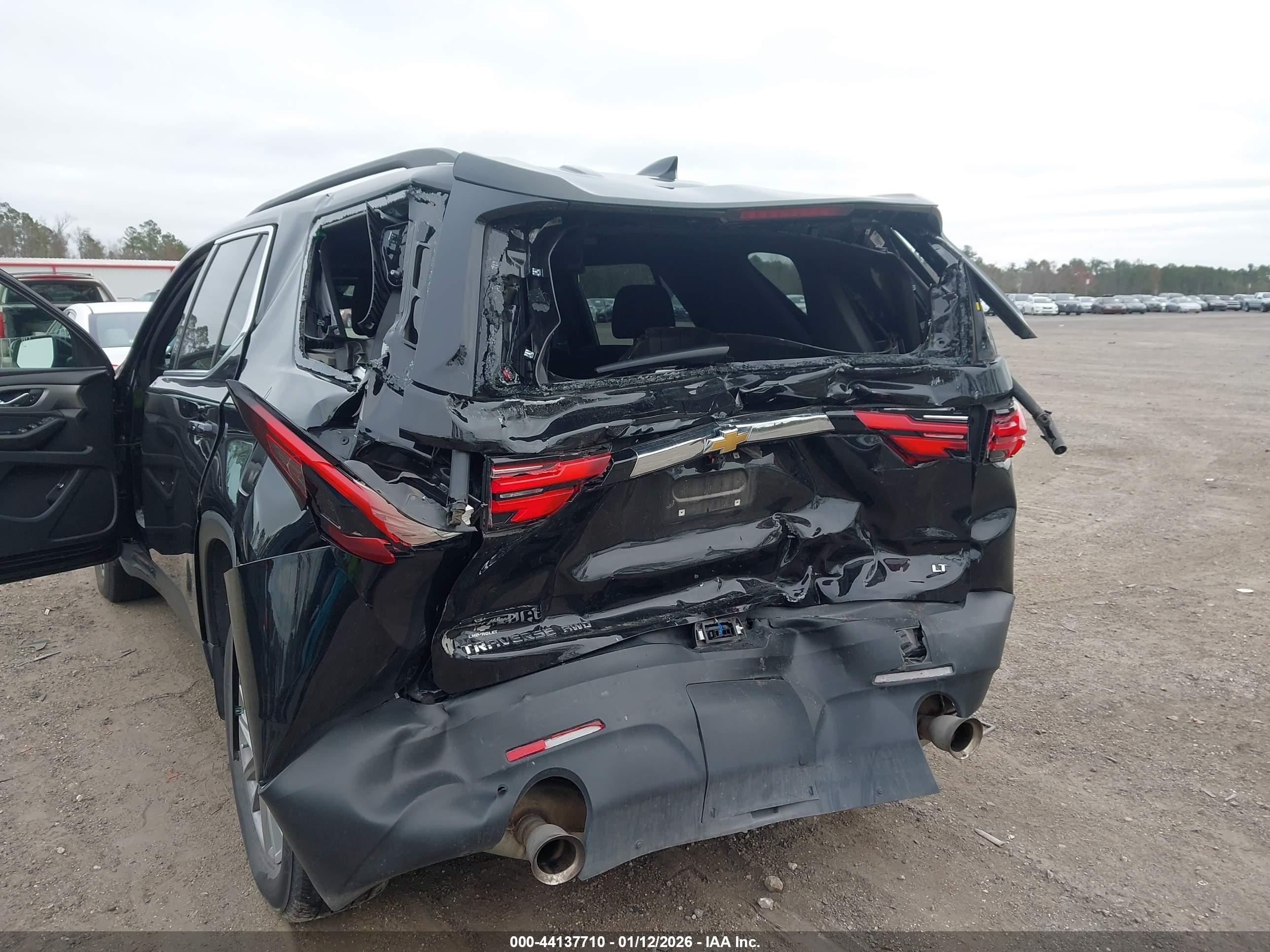 CHEVROLET TRAVERSE image 6